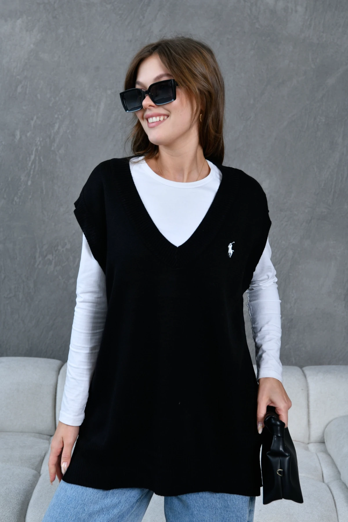 Kadın V Yaka Nakışlı Oversize Triko Sweater