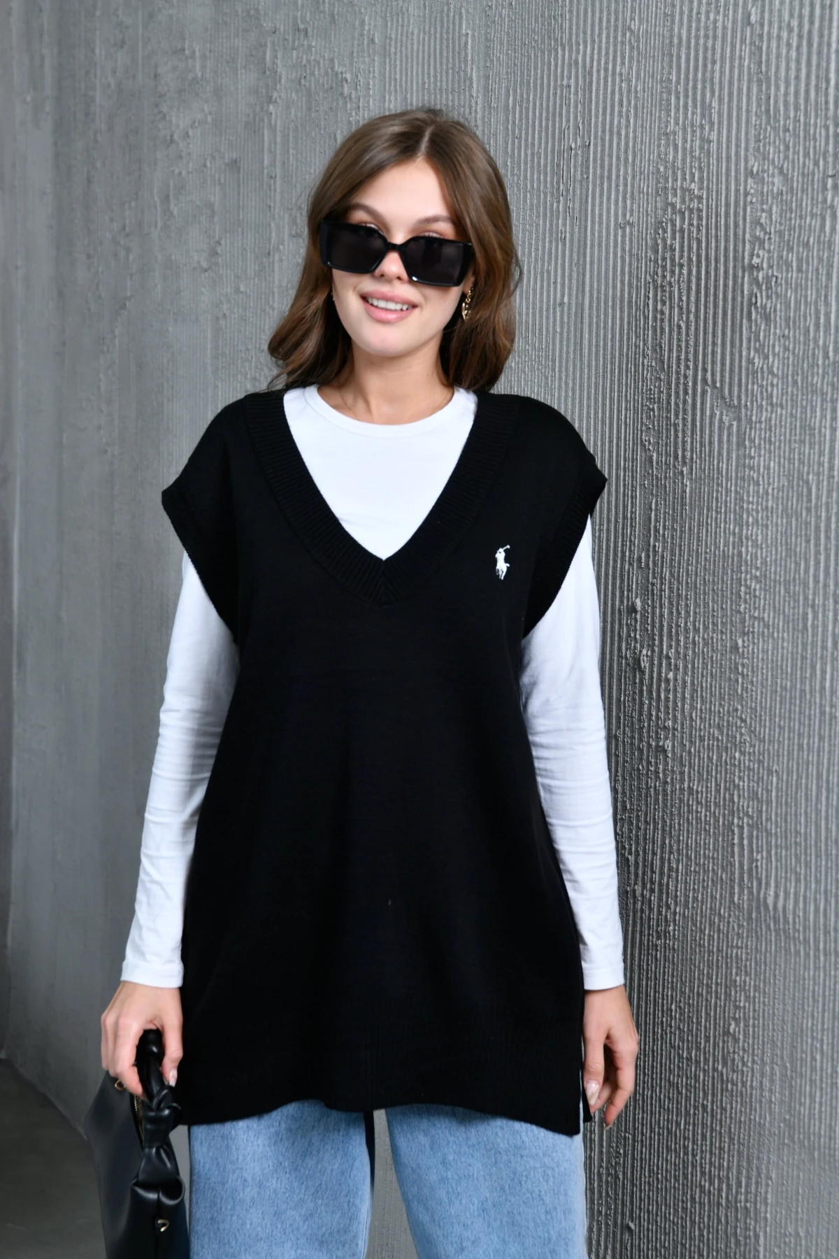 Kadın V Yaka Nakışlı Oversize Triko Sweater