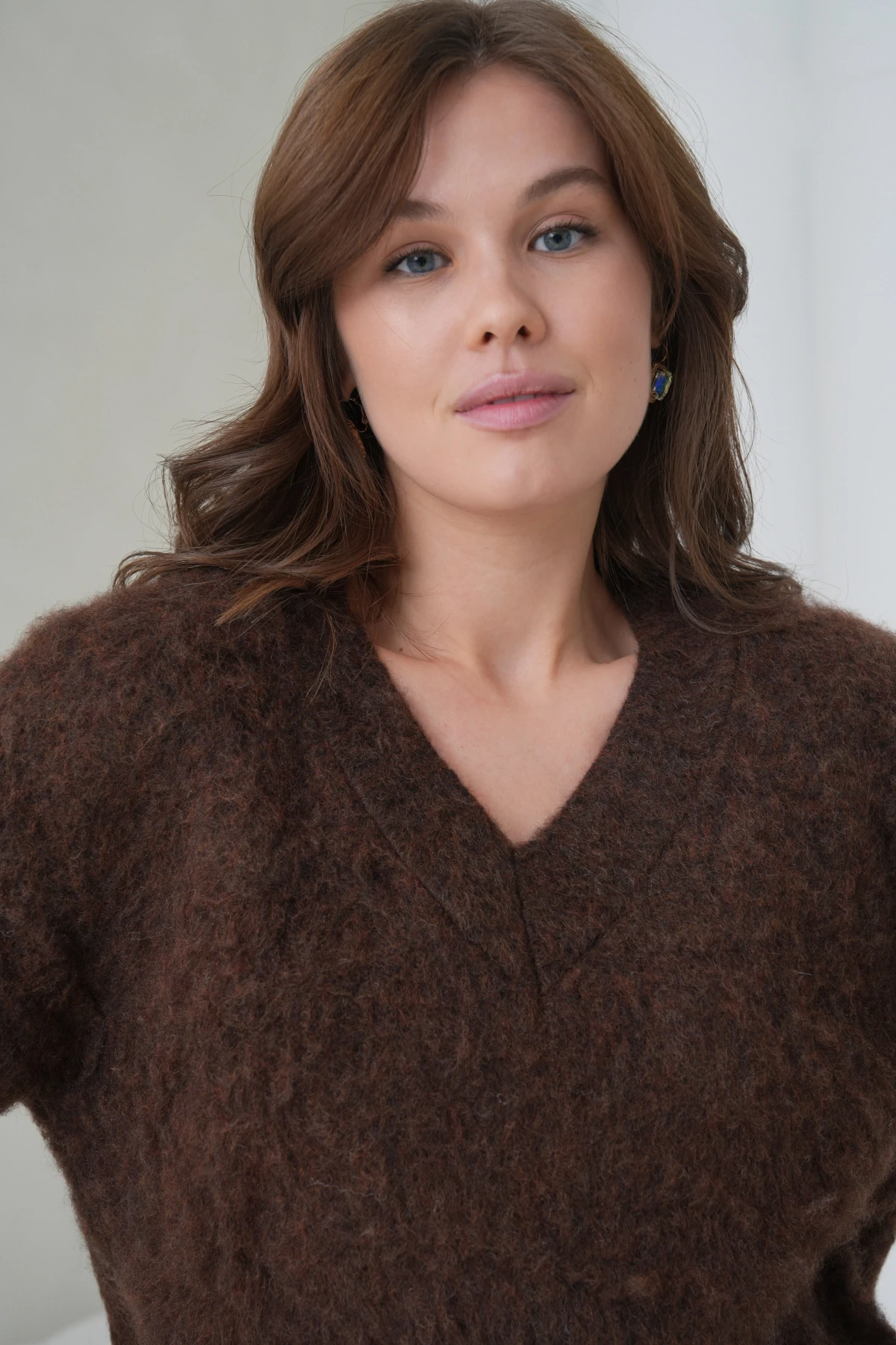 Kadın V Yaka Sakal Dokulu Şardonlu Oversize Triko Kazak 8695