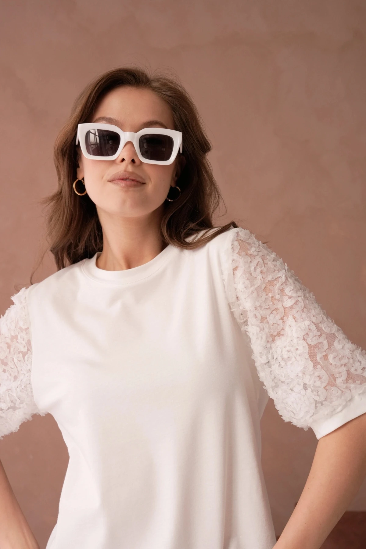 Bisiklet Yaka Kolları Yoğun Tül Detaylı Basic T-Shirt