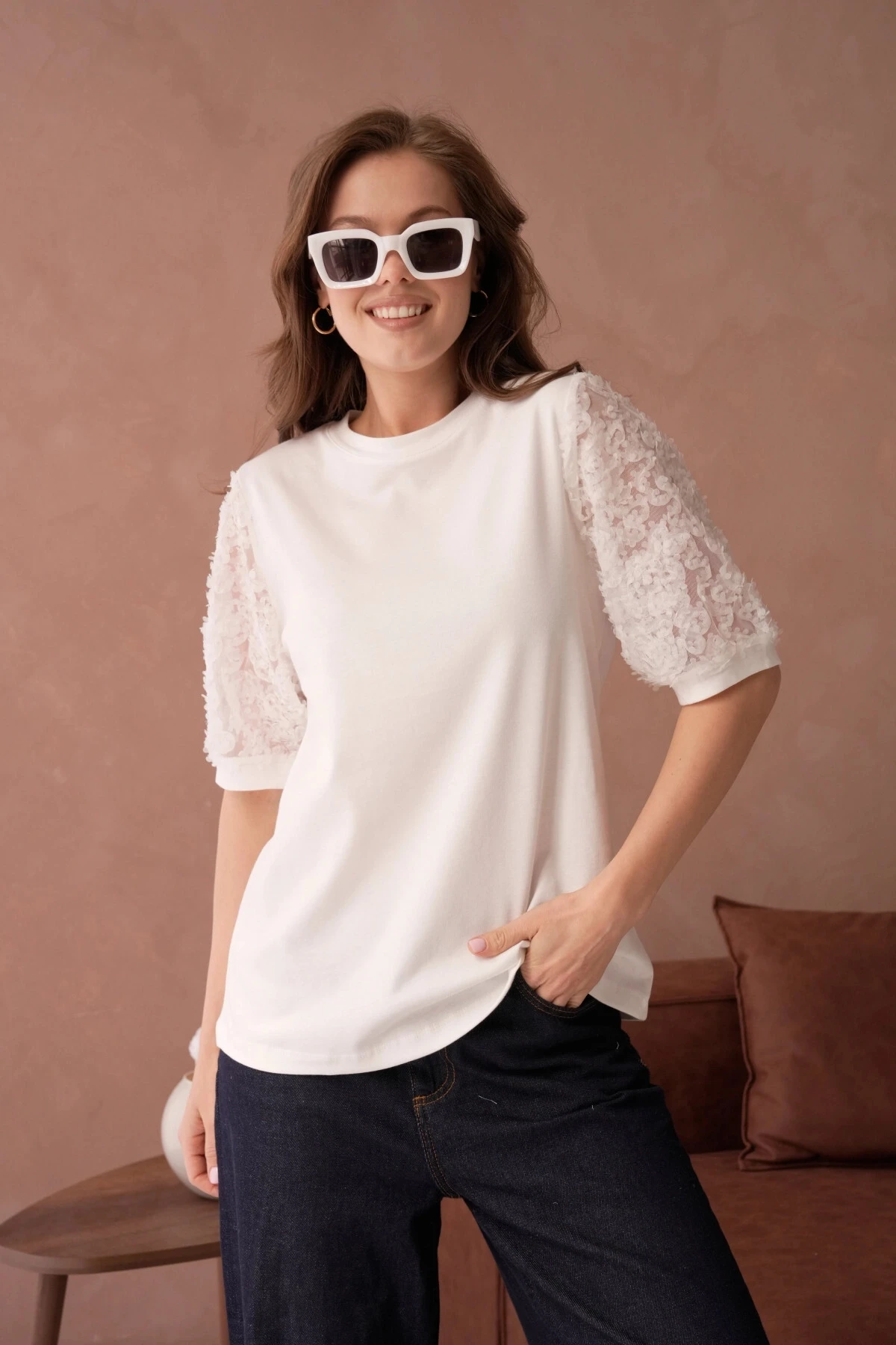 Bisiklet Yaka Kolları Yoğun Tül Detaylı Basic T-Shirt