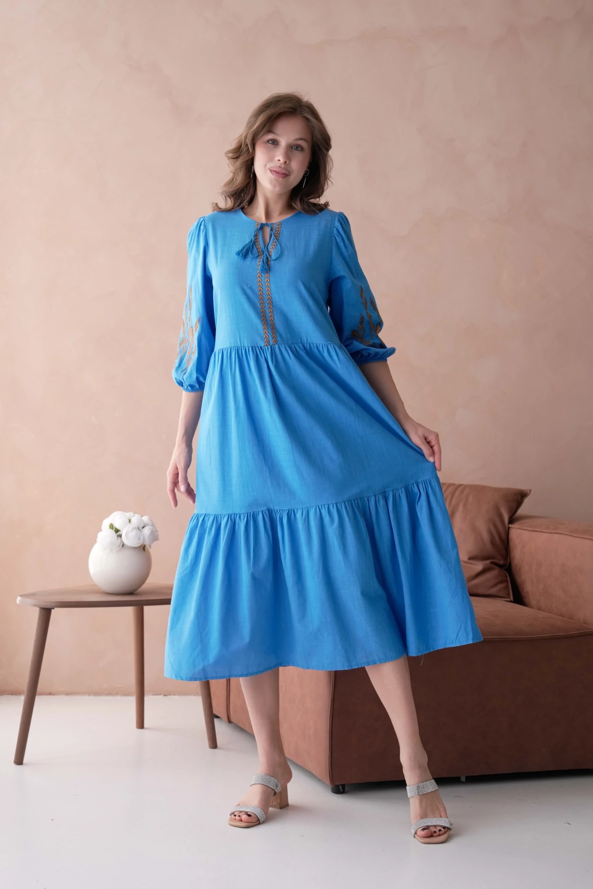 Kadın Bisiklet Yaka Astarlı Nakış Detay Volanlı Dokuma Elbise 23101