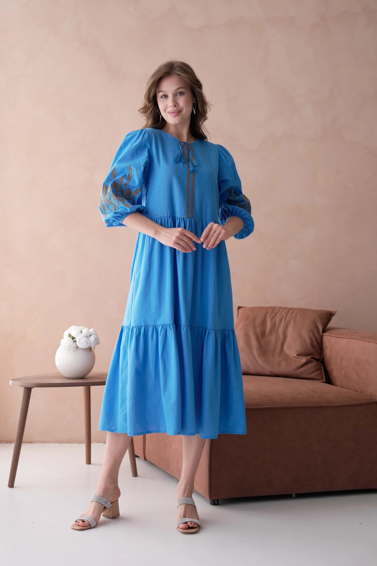 Kadın Bisiklet Yaka Astarlı Nakış Detay Volanlı Dokuma Elbise 23101