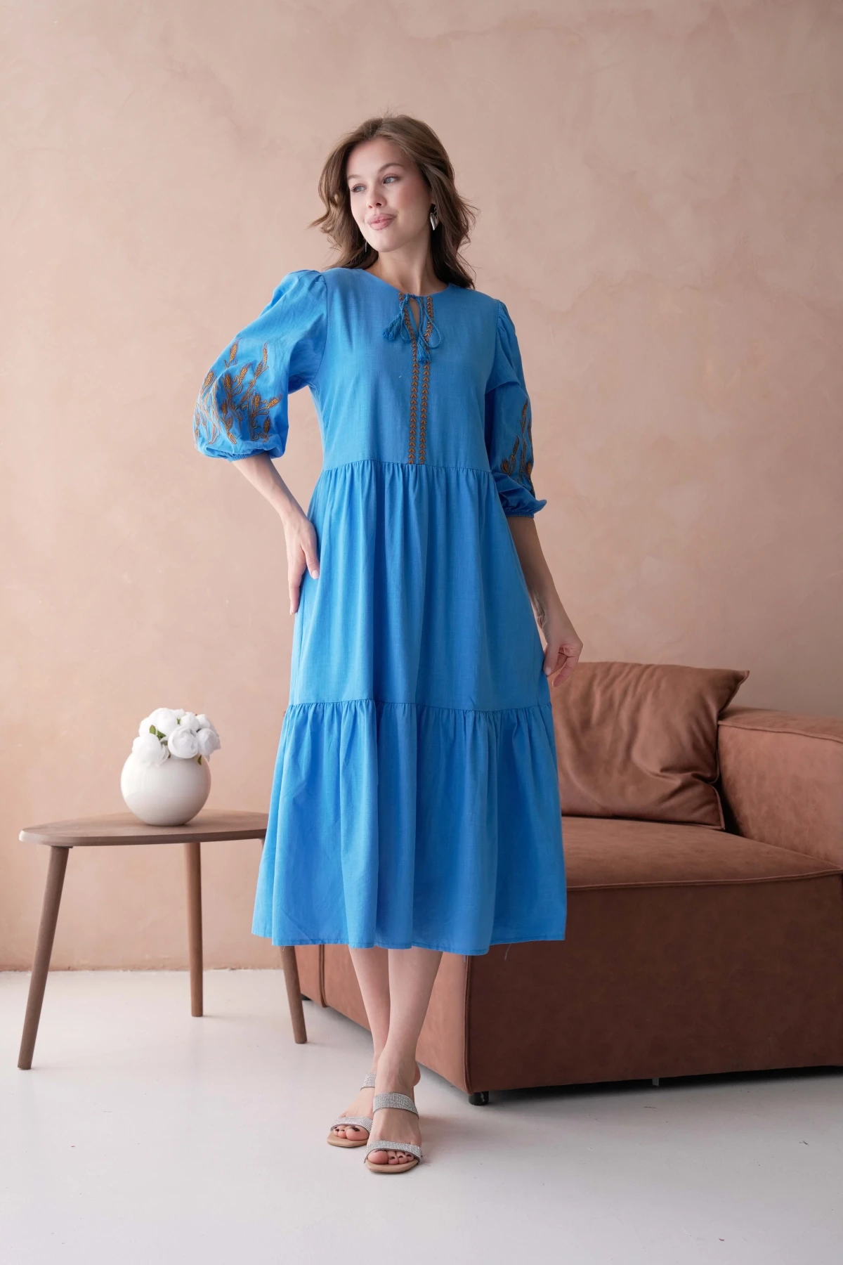 Kadın Bisiklet Yaka Astarlı Nakış Detay Volanlı Dokuma Elbise 23101