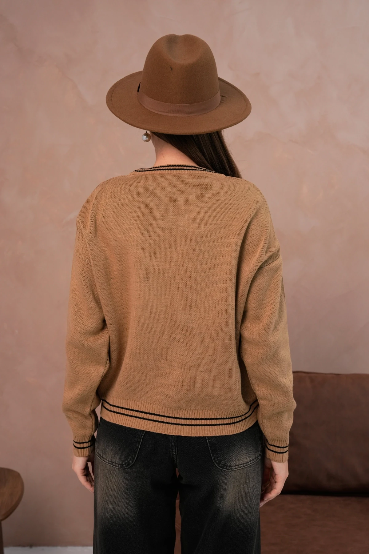 Kadın Bisiklet Yaka Çizgi Detay Nakışlı Triko Kazak 10519