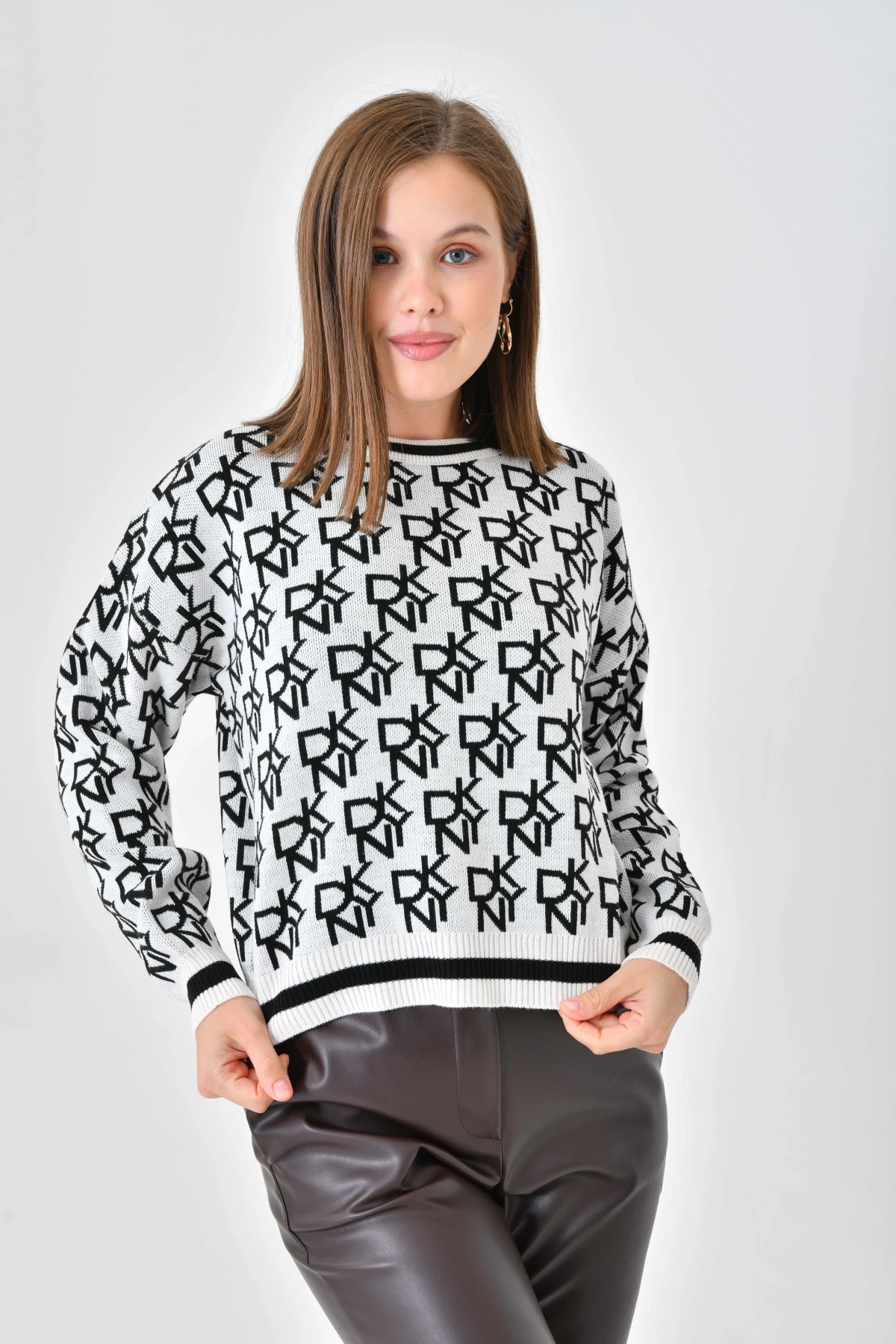 Kadın Bisiklet Yaka Yazı Desenli Triko Kazak 10489