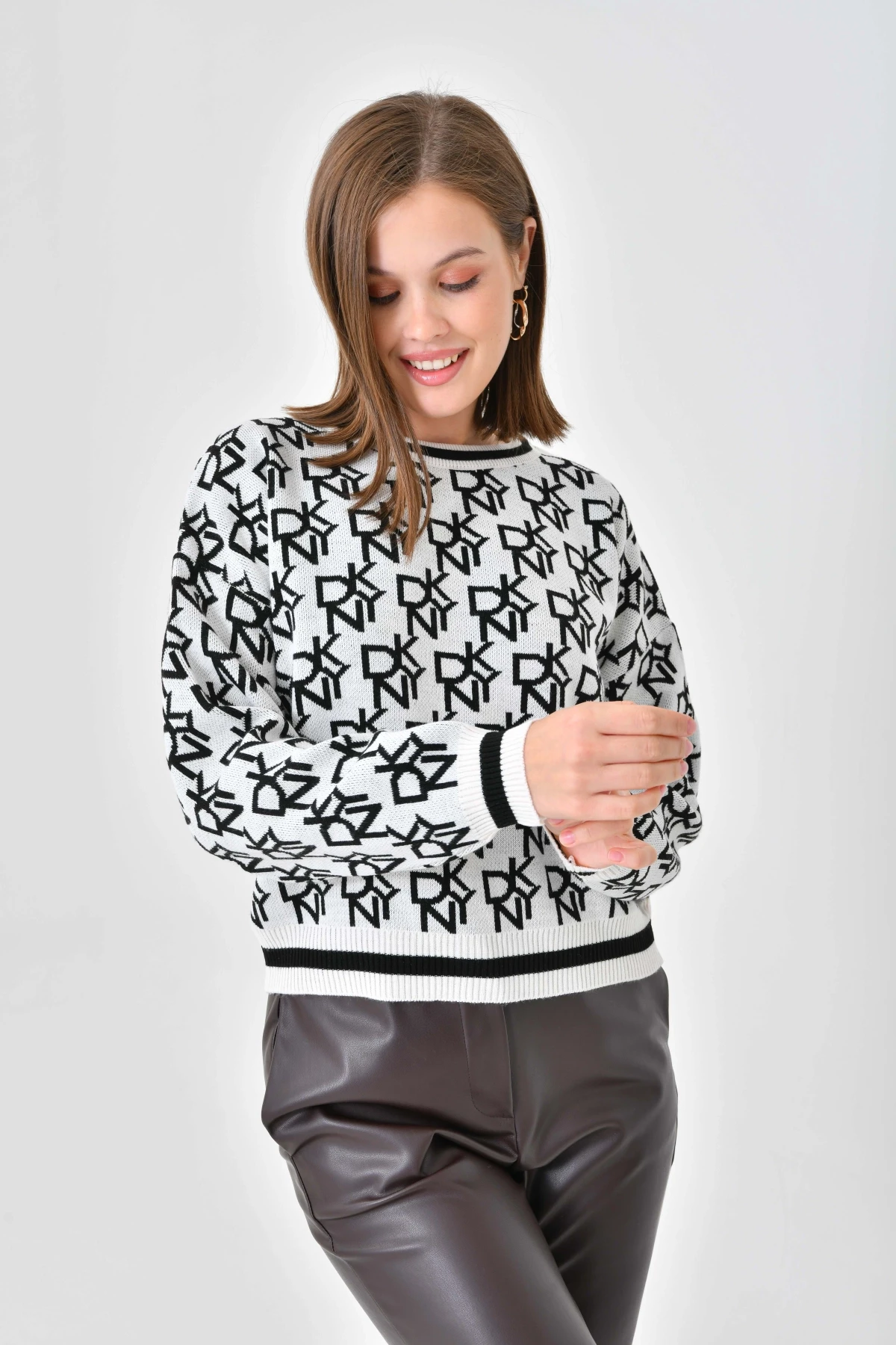 Kadın Bisiklet Yaka Yazı Desenli Triko Kazak 10489