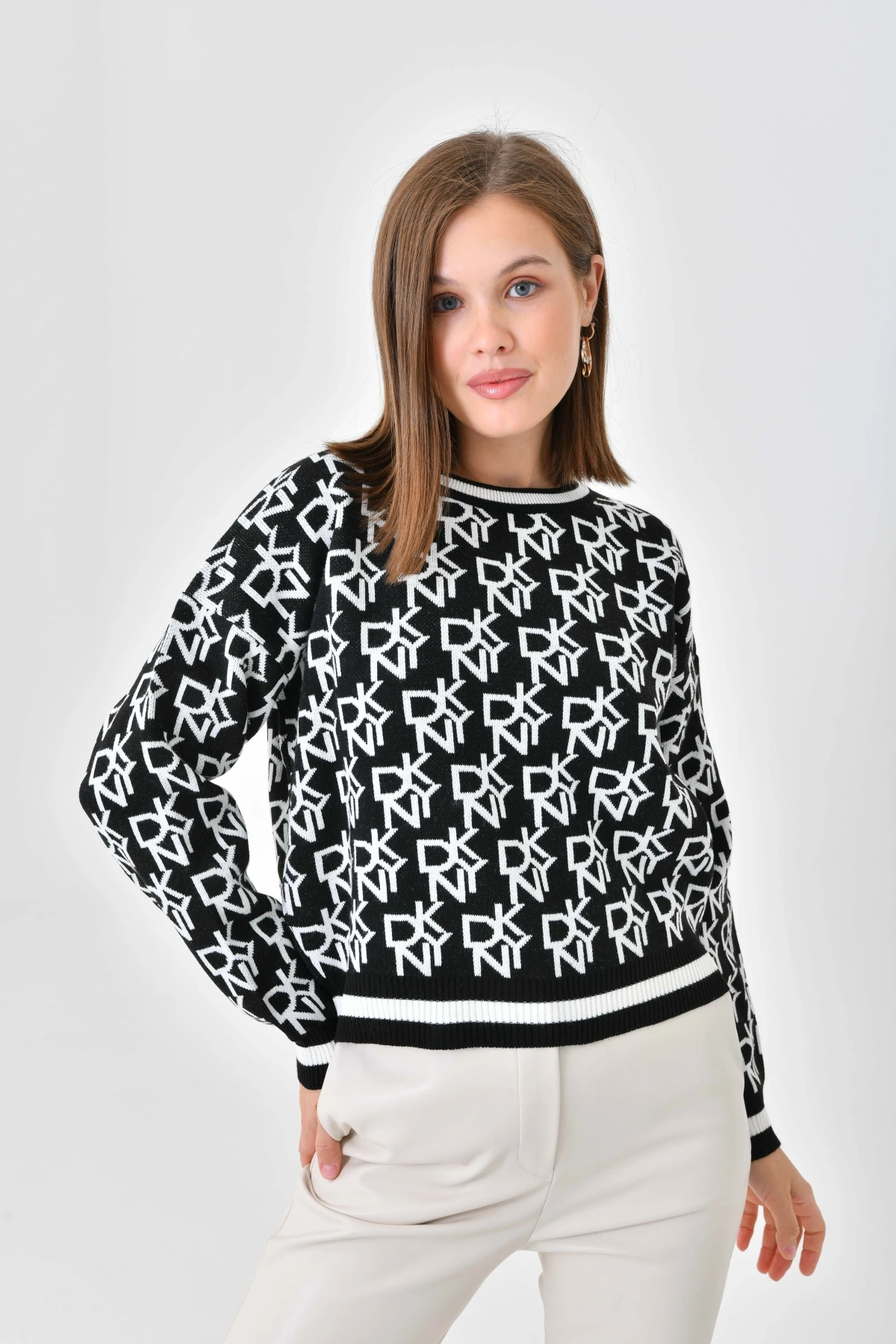 Kadın Bisiklet Yaka Yazı Desenli Triko Kazak 10489