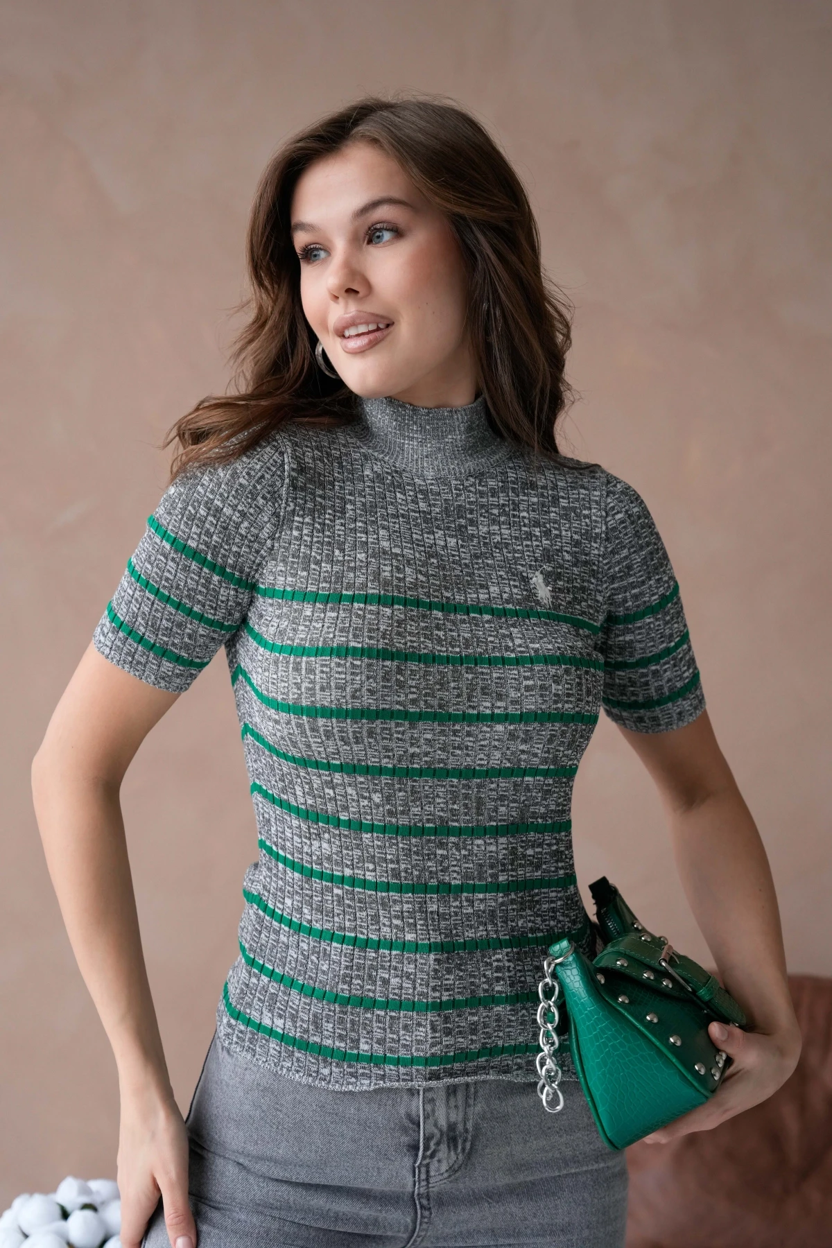 Kadın Dik Yaka Kısa Kol Çizgili Triko Kazak  10091