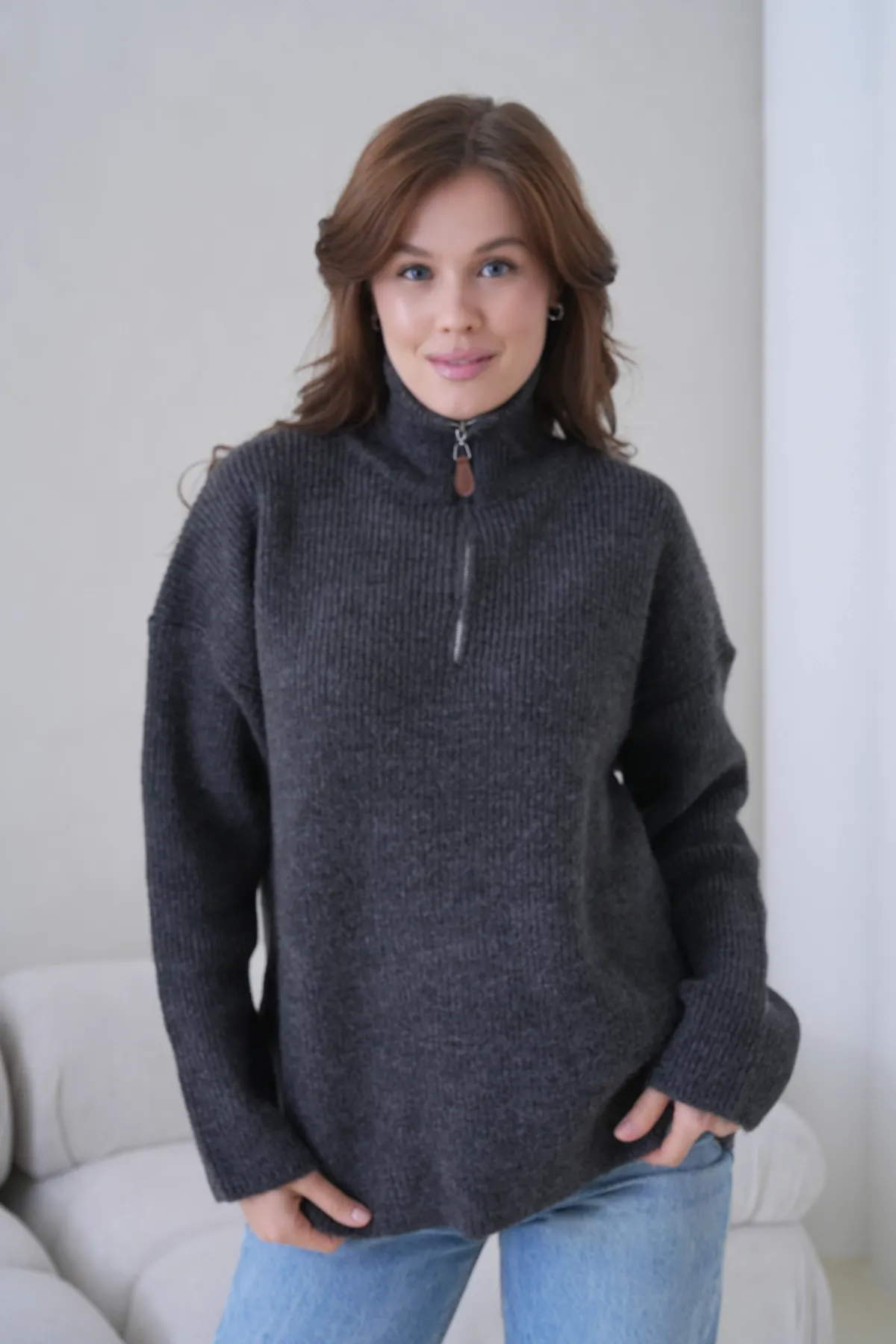 Kadın Dik Yaka Yarım Pat Fermuar Kapama Yumuşak Dokulu Oversize Triko Kazak 8702Sw