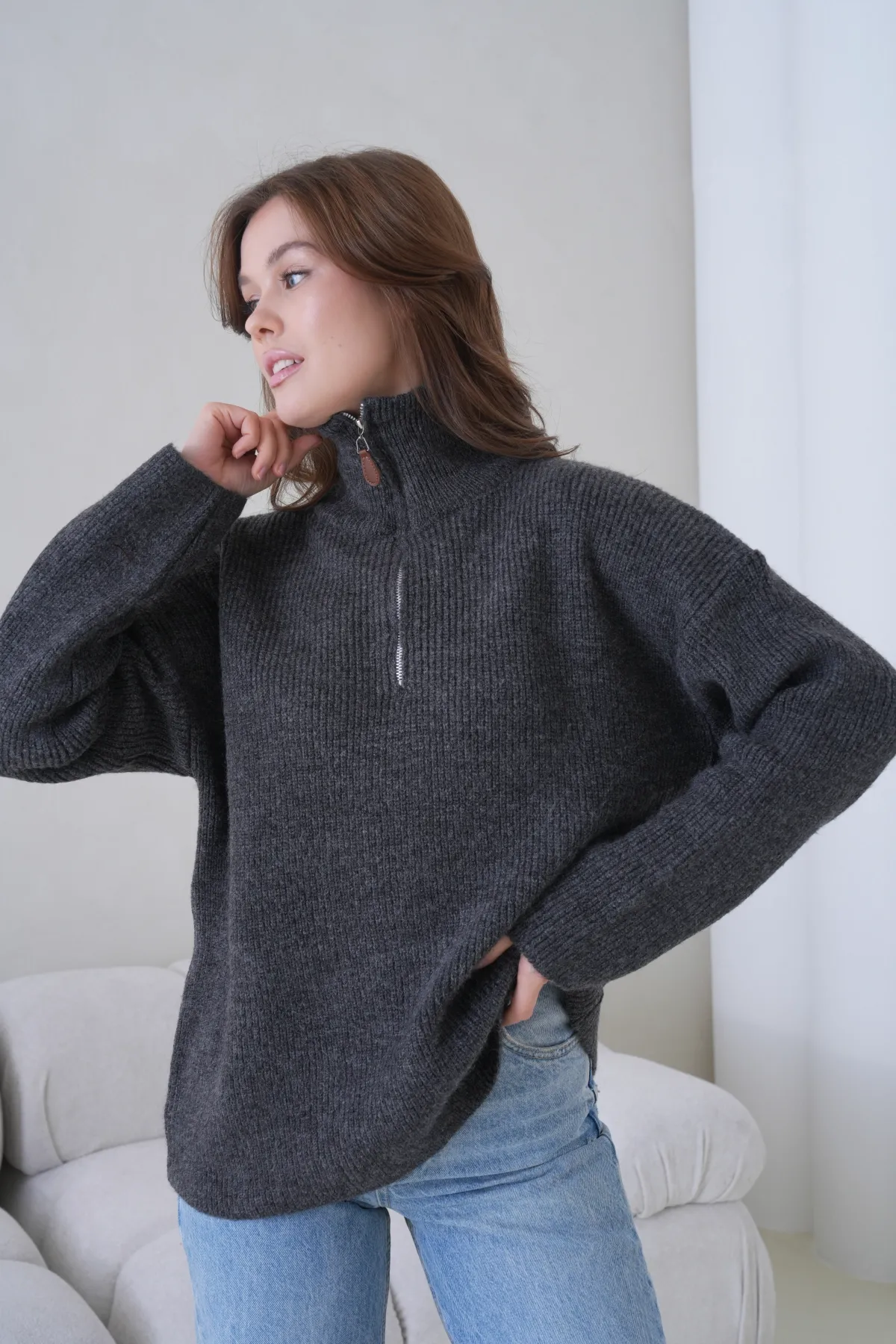 Kadın Dik Yaka Yarım Pat Fermuar Kapama Yumuşak Dokulu Oversize Triko Kazak 8702Sw