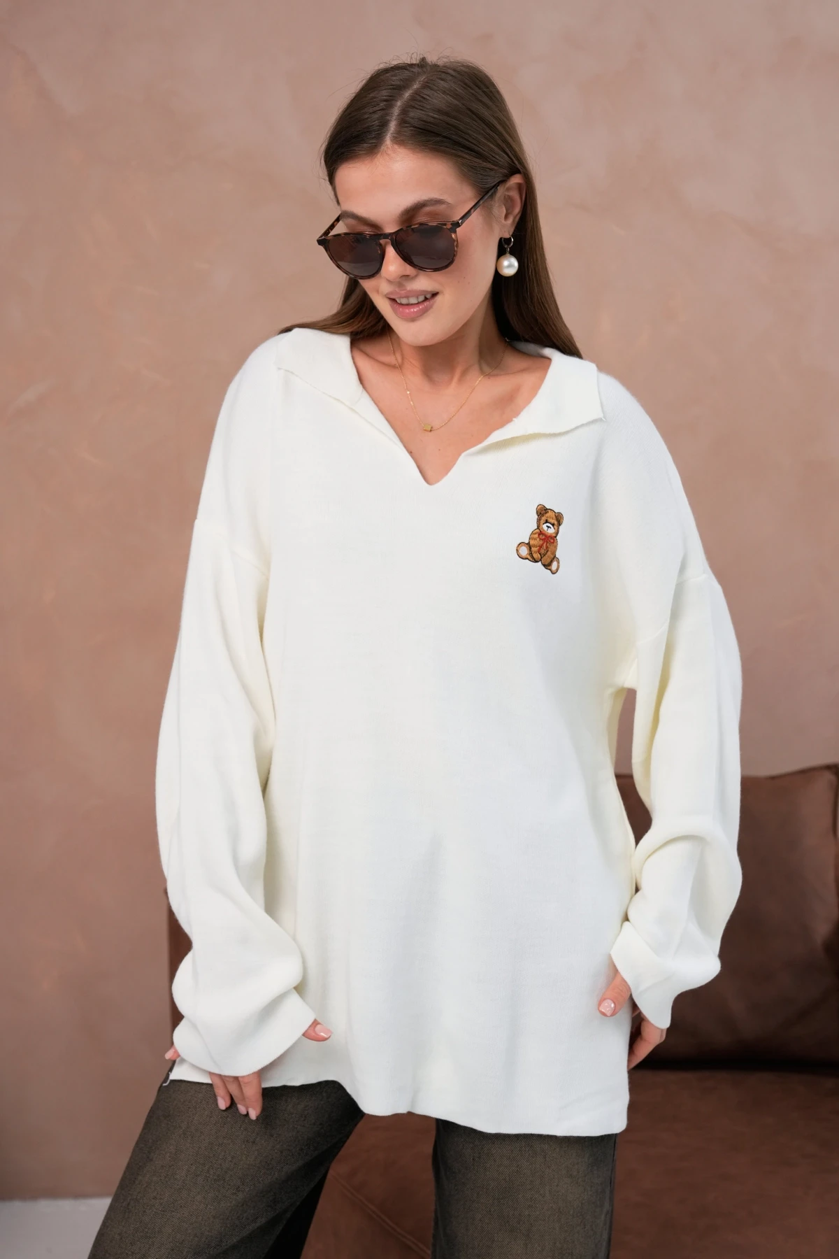 Kadın Polo Yaka Nakış Detay Yanları Yırtmaçlı Salaş Triko Kazak 224292