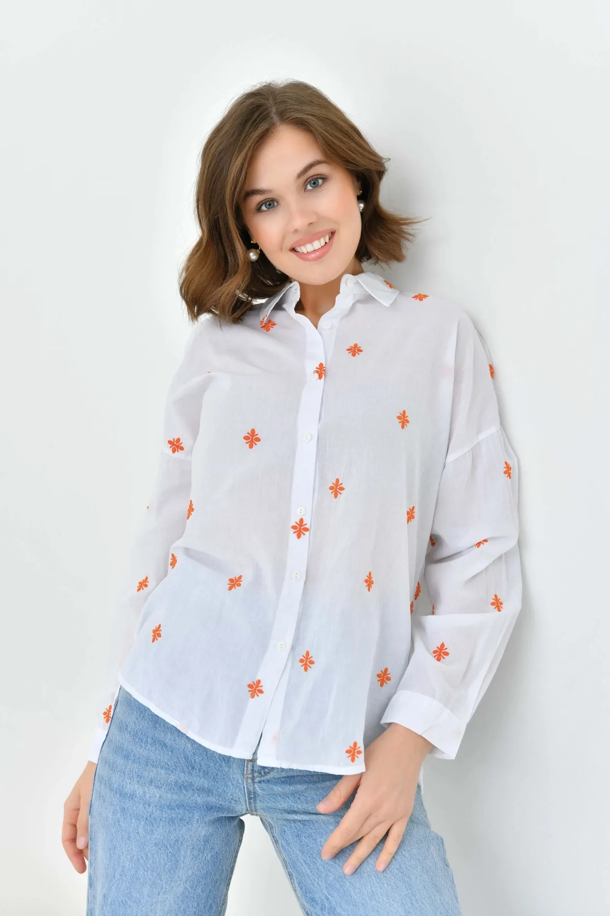 Kadın Turuncu Çiçek Nakış işlemeli İnce pamuk gömlek