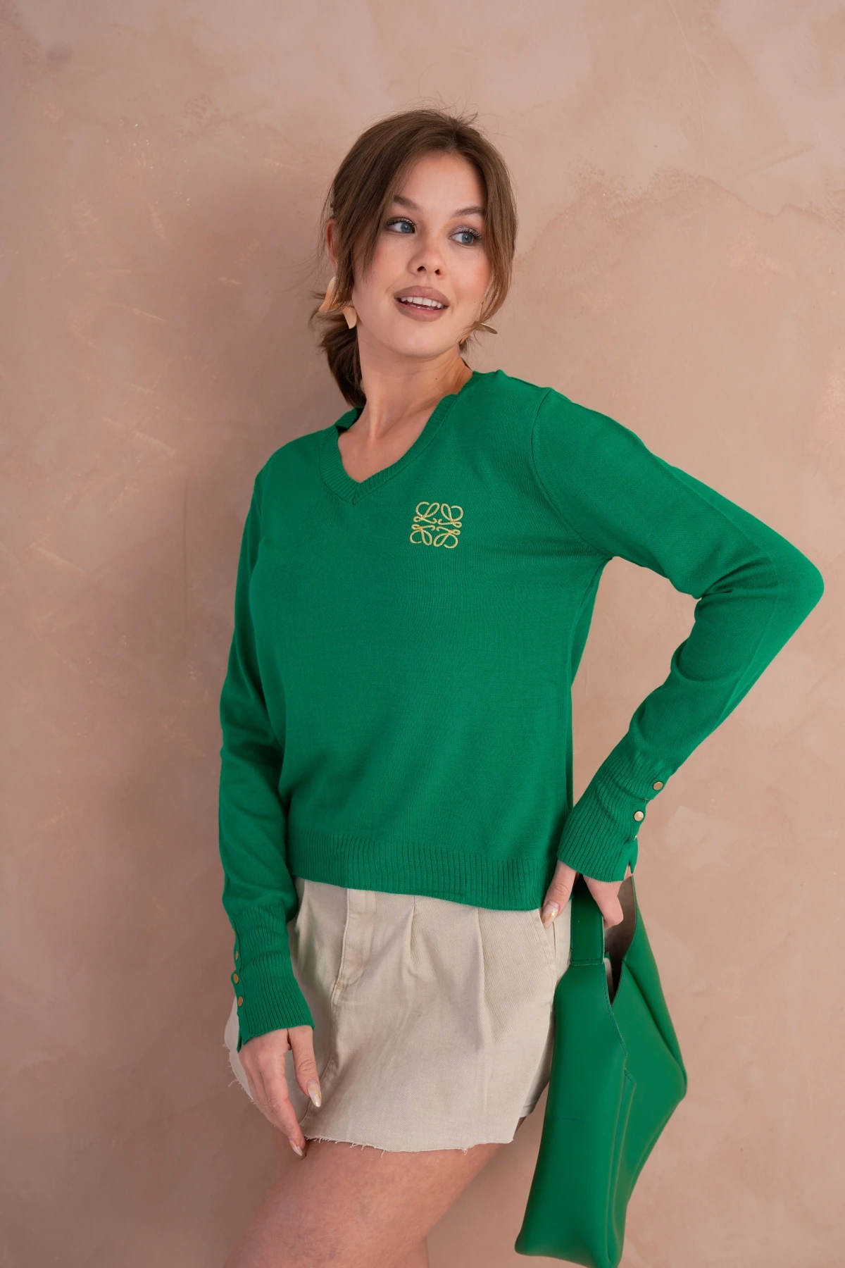 Kadın V Yaka Nakış Detay Kolu Troklu Triko Kazak