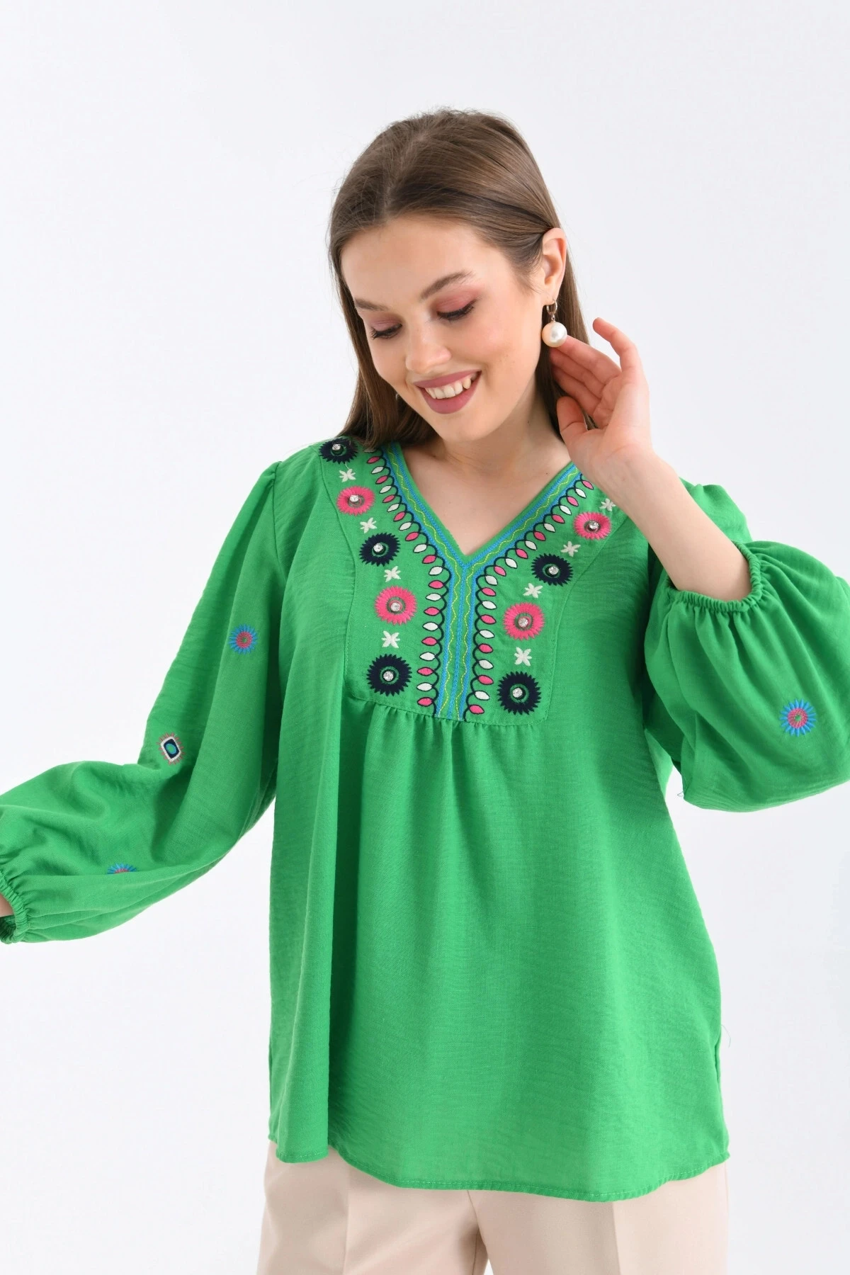 Kadın Yeşil Otantik Nakış Detaylı Aerobin Dokuma Bluz