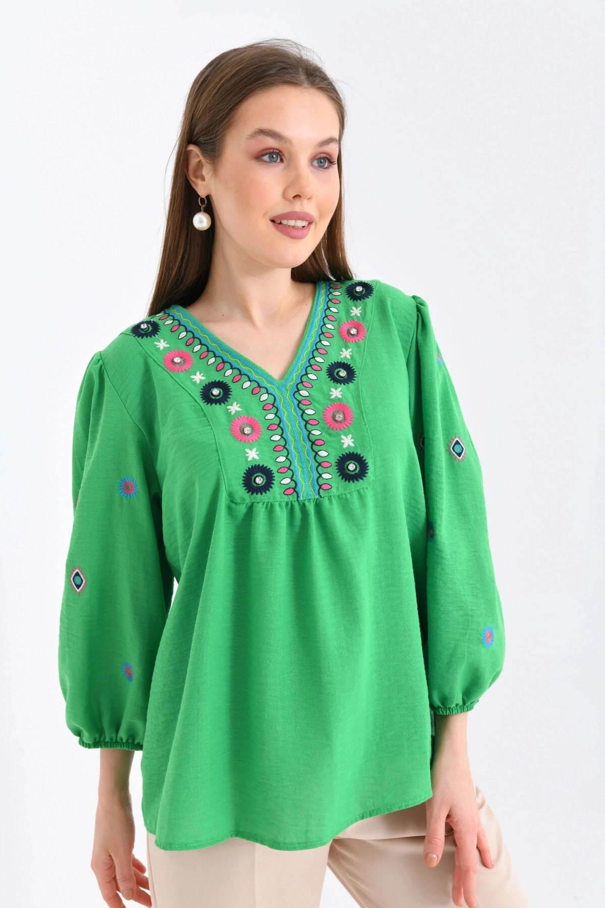 Kadın Yeşil Otantik Nakış Detaylı Aerobin Dokuma Bluz