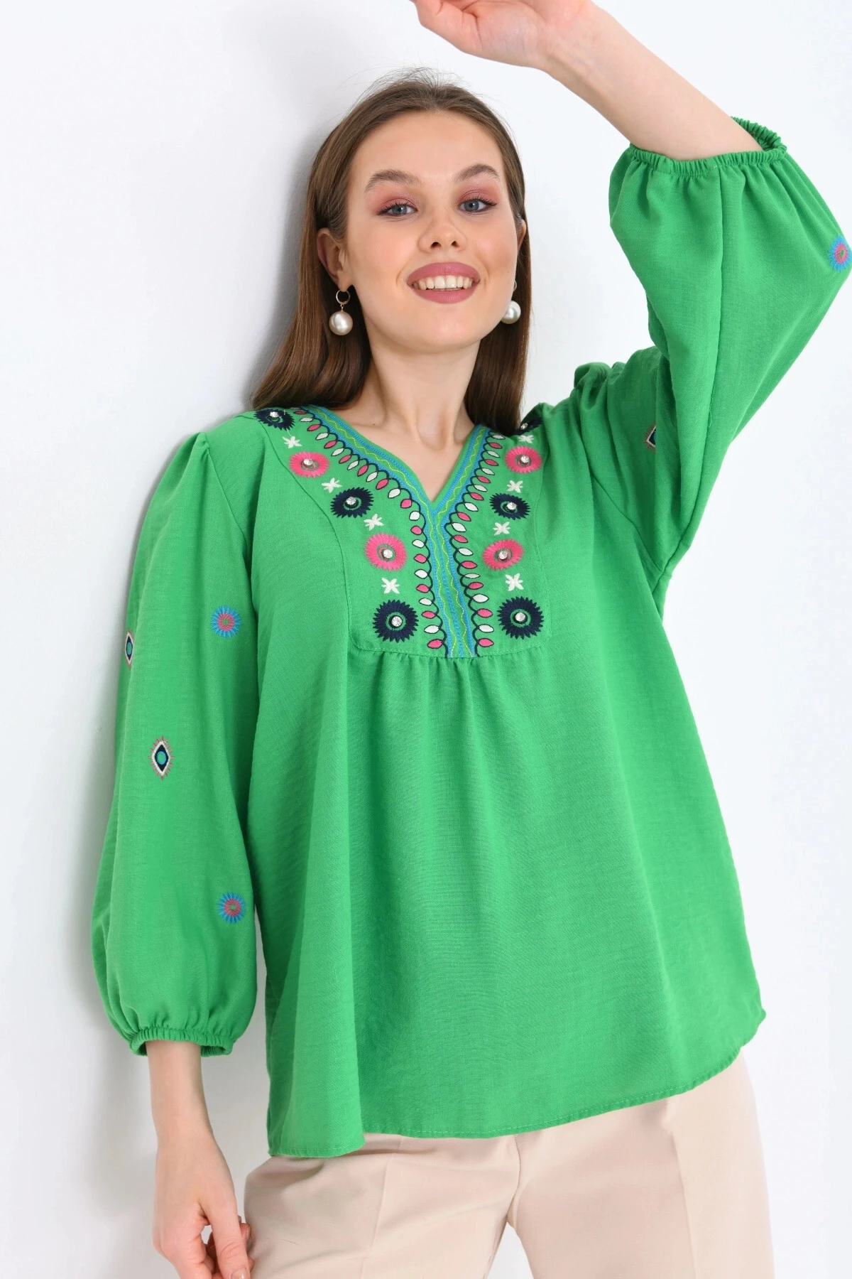 Kadın Yeşil Otantik Nakış Detaylı Aerobin Dokuma Bluz