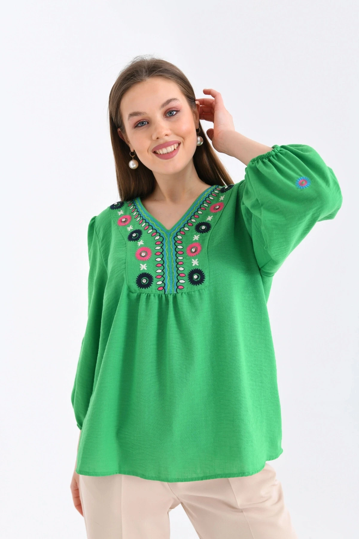 Kadın Yeşil Otantik Nakış Detaylı Aerobin Dokuma Bluz