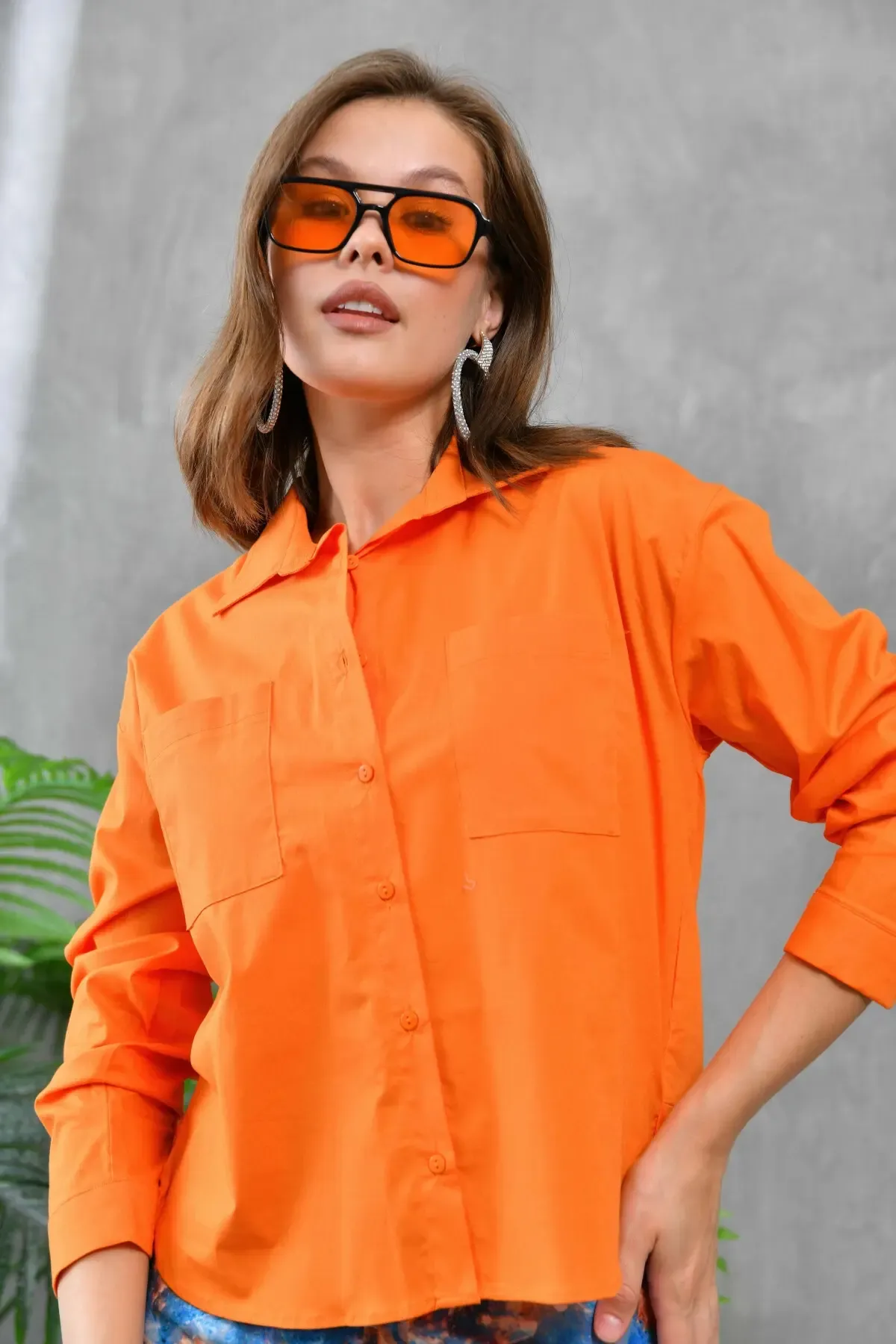 Kadın Arkası Uzun Yırtmaçlı Salaş Dokuma Gömlek