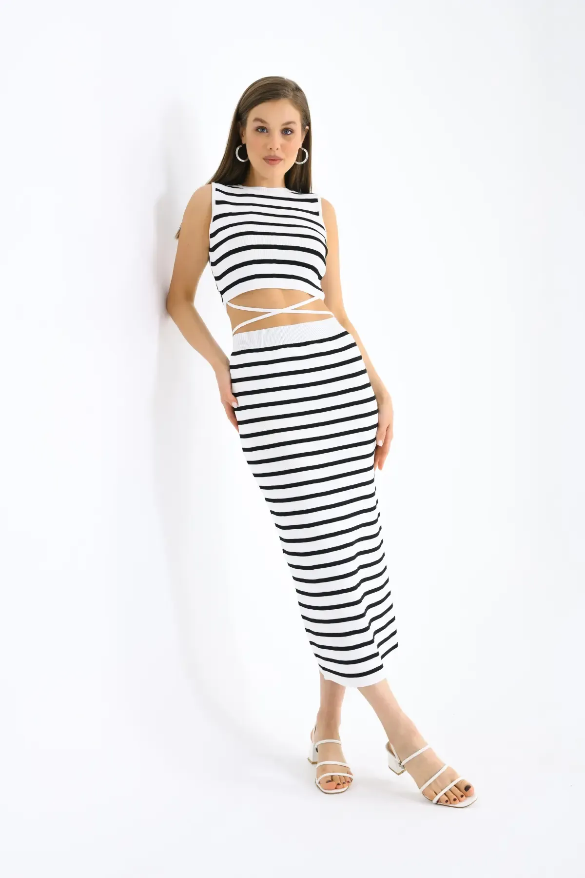 Kadın Bisiklet Yaka Çizgili Bağcık Detay Crop Bluz Uzun Etek İkili Triko Takım 10239 Plt