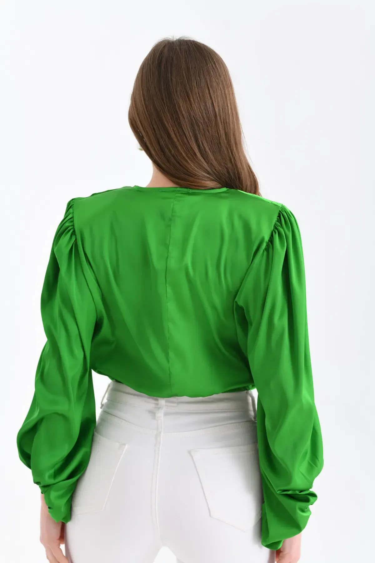 Kadın Degaje Yaka Omuzları Vatkalı Kol Ve Etği Lasikli Saten Yüzeyli Dokum Bluz 33026