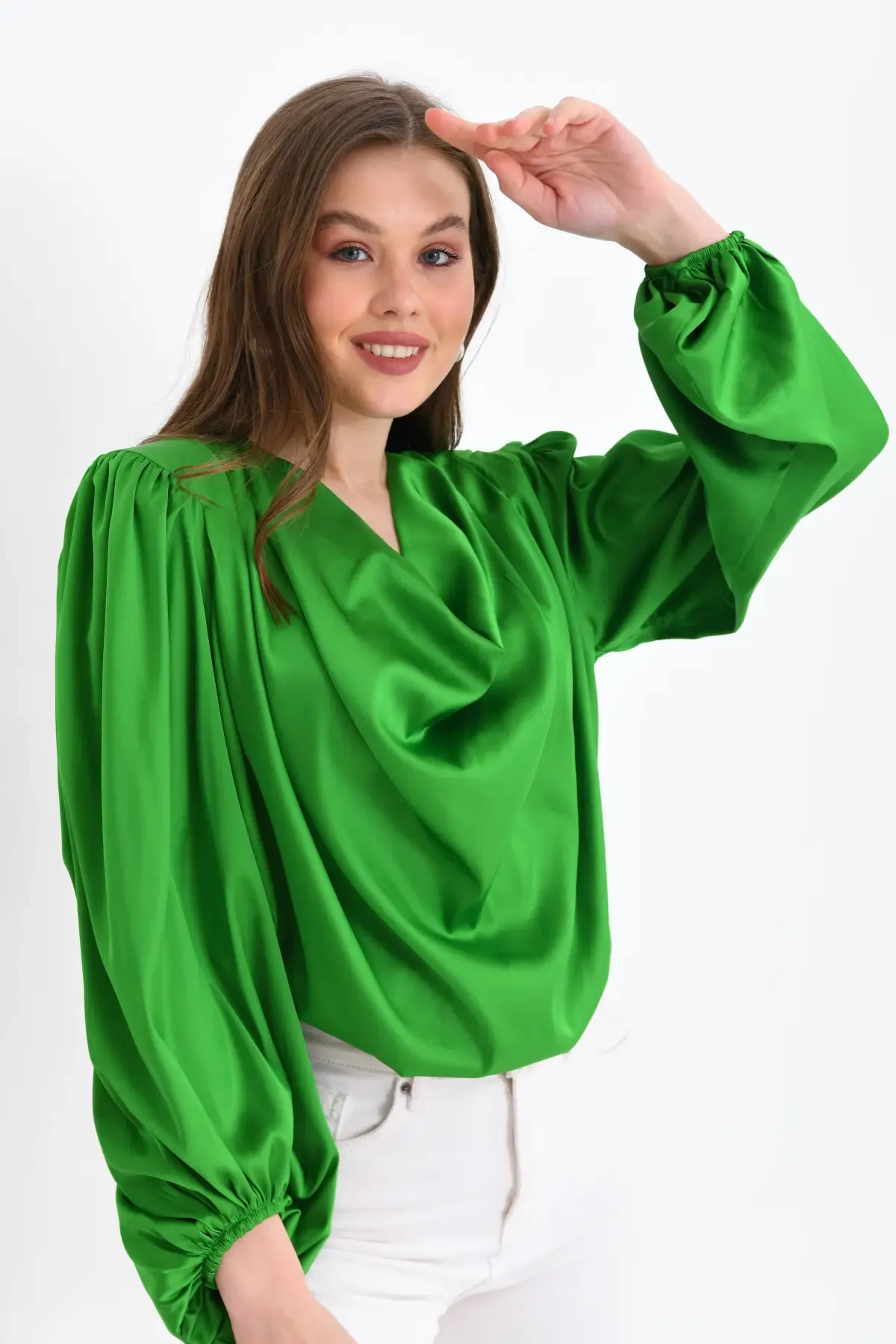 Kadın Degaje Yaka Omuzları Vatkalı Kol Ve Etği Lasikli Saten Yüzeyli Dokum Bluz 33026