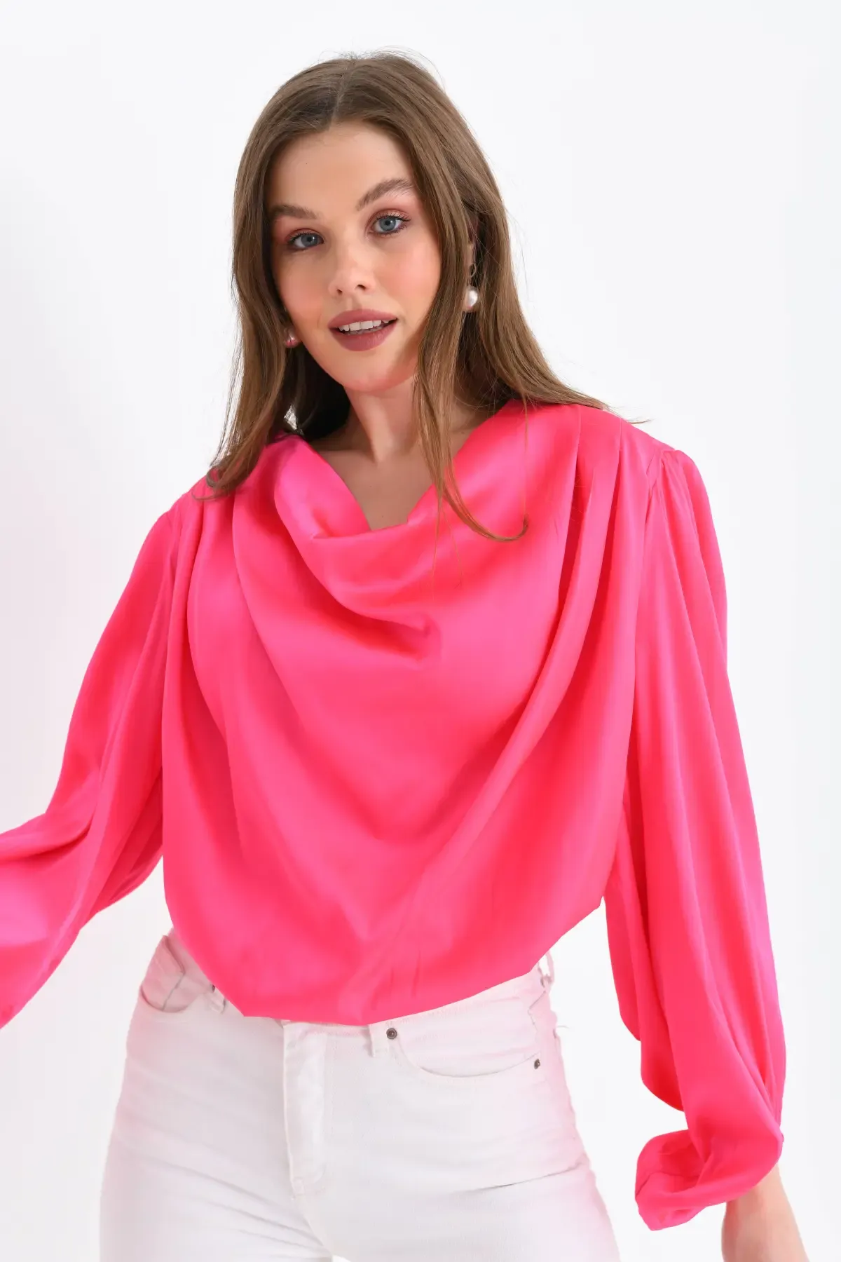 Kadın Degaje Yaka Omuzları Vatkalı Kol Ve Etği Lasikli Saten Yüzeyli Dokum Bluz 33026