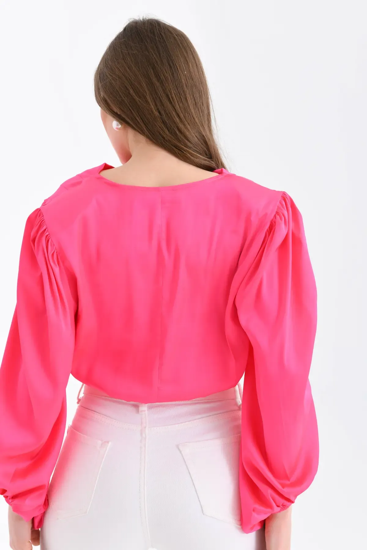 Kadın Degaje Yaka Omuzları Vatkalı Kol Ve Etği Lasikli Saten Yüzeyli Dokum Bluz 33026