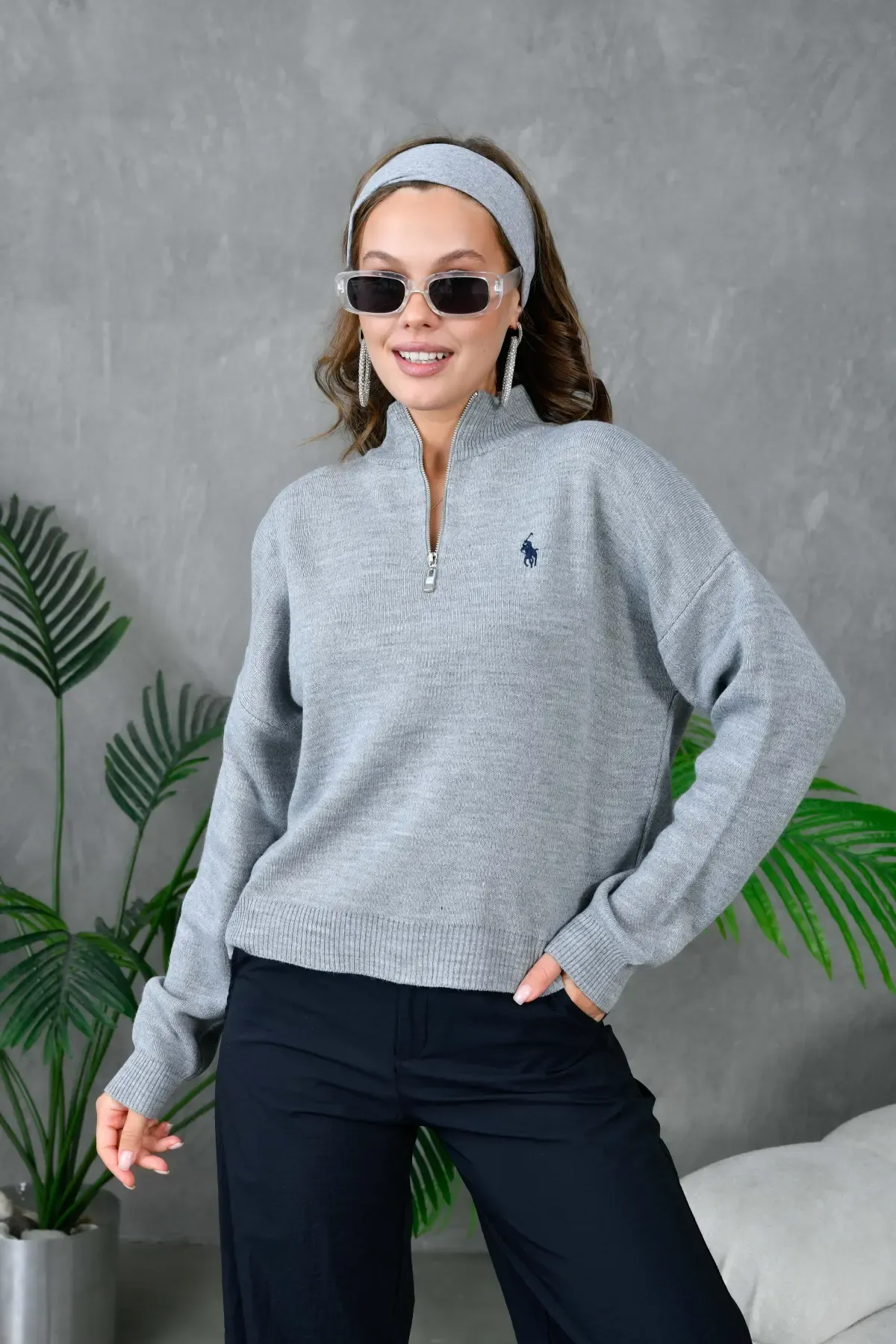 Kadın Dik Yaka Yarım Pat Fermuar Yumuşak Dokulu Triko Kazak 10536