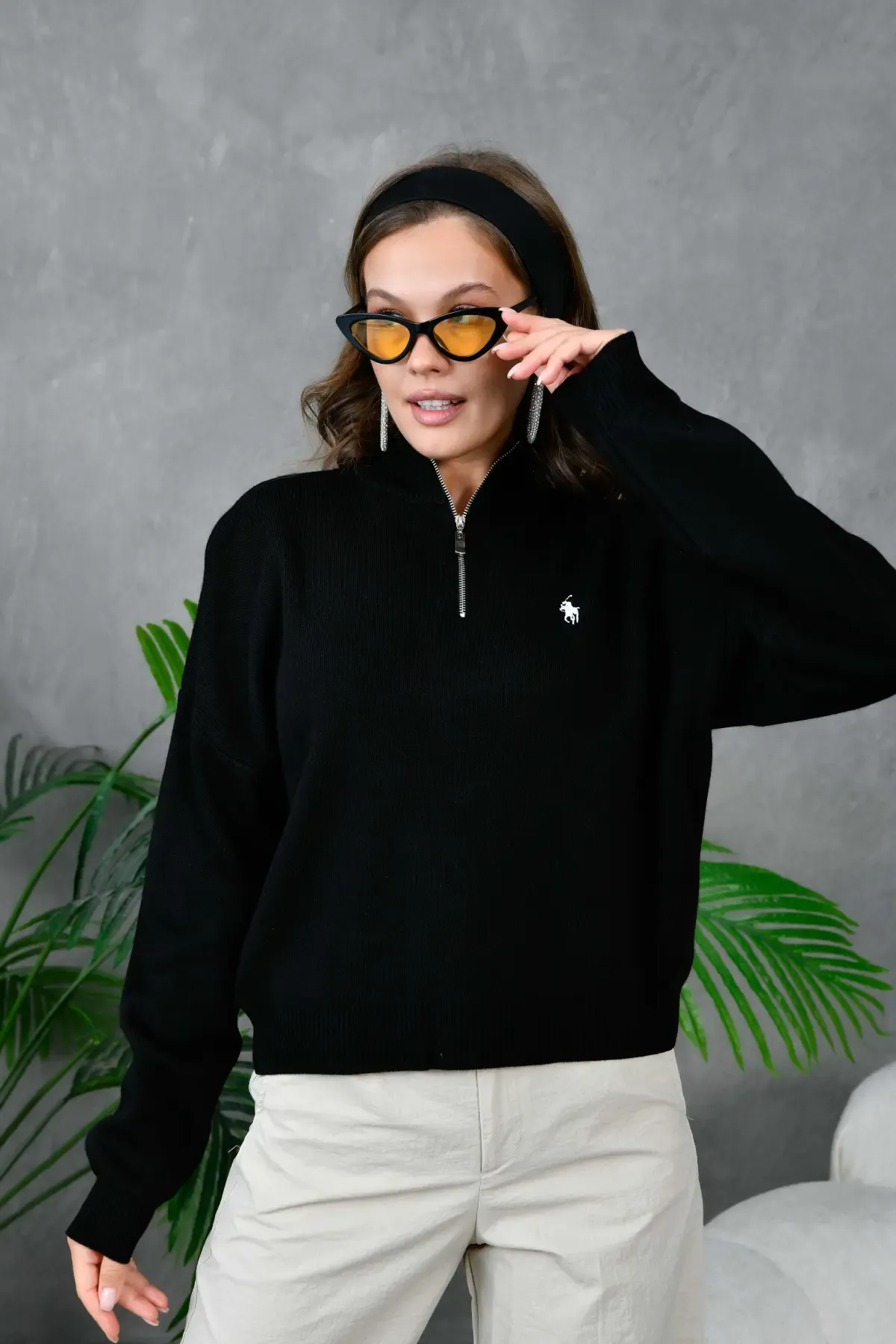 Kadın Dik Yaka Yarım Pat Fermuar Yumuşak Dokulu Triko Kazak 10536