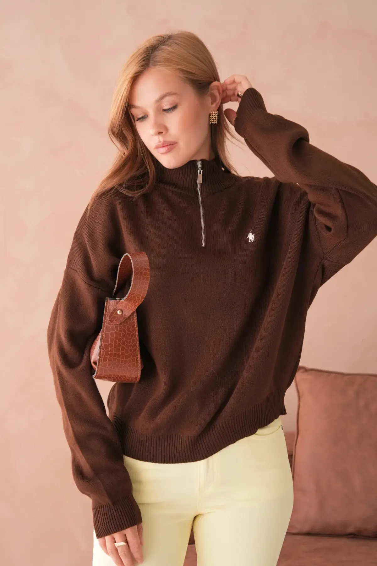 Kadın Dik Yaka Yarım Pat Fermuar Yumuşak Dokulu Triko Kazak 10536