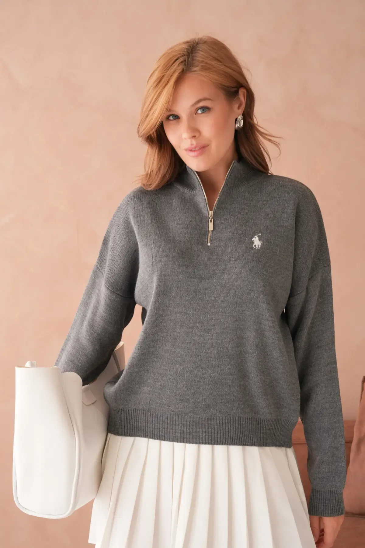 Kadın Dik Yaka Yarım Pat Fermuar Yumuşak Dokulu Triko Kazak 10536