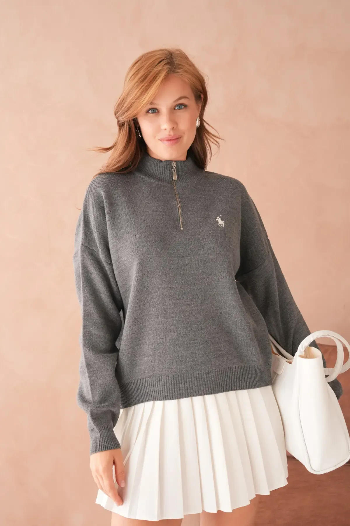 Kadın Dik Yaka Yarım Pat Fermuar Yumuşak Dokulu Triko Kazak 10536