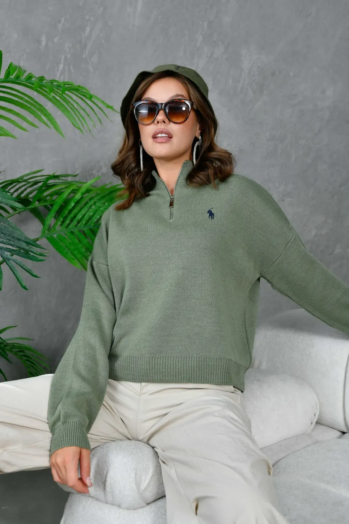 Kadın Dik Yaka Yarım Pat Fermuar Yumuşak Dokulu Triko Kazak 10536