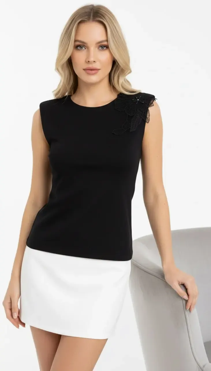 Kadın Geniş Yaka Aksesuar Detay Omuzları Vatkalı Penye Bluz 26003