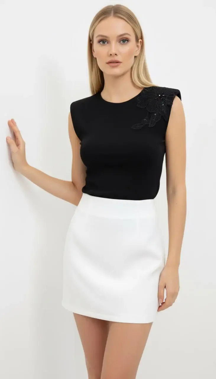 Kadın Geniş Yaka Aksesuar Detay Omuzları Vatkalı Penye Bluz 26003