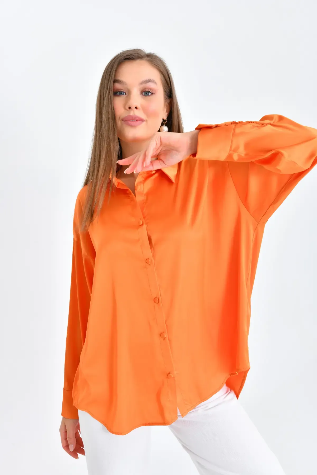 Kadın Hafif Dökümlü Saten Yüzeylioversize Basic Gömlek 21337