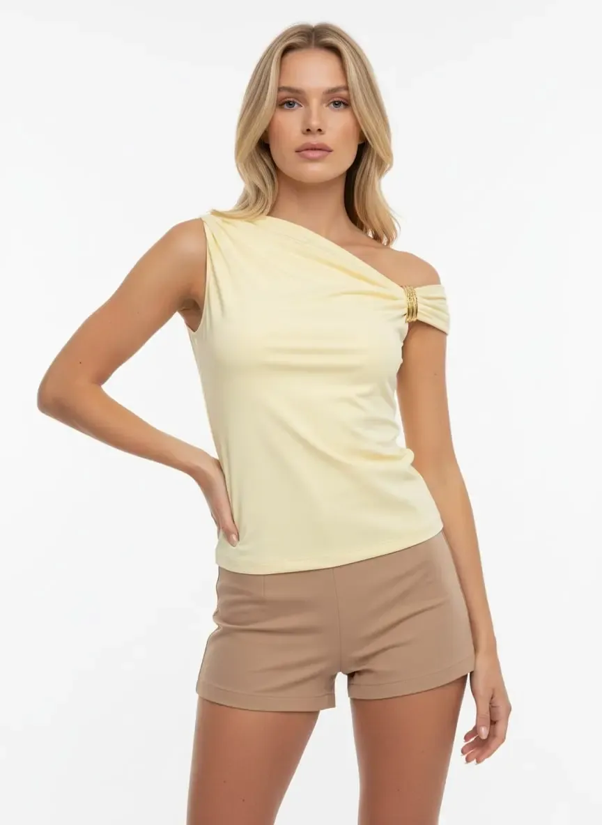 Kadın Kayık Yaka Omuzları Büzgülü Detay Tokalı Slim Fit Modal Bluz 26002