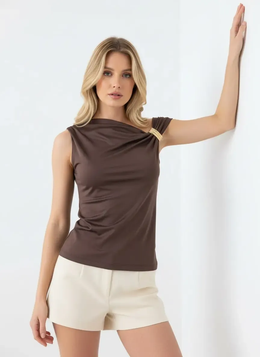 Kadın Kayık Yaka Omuzları Büzgülü Detay Tokalı Slim Fit Modal Bluz 26002