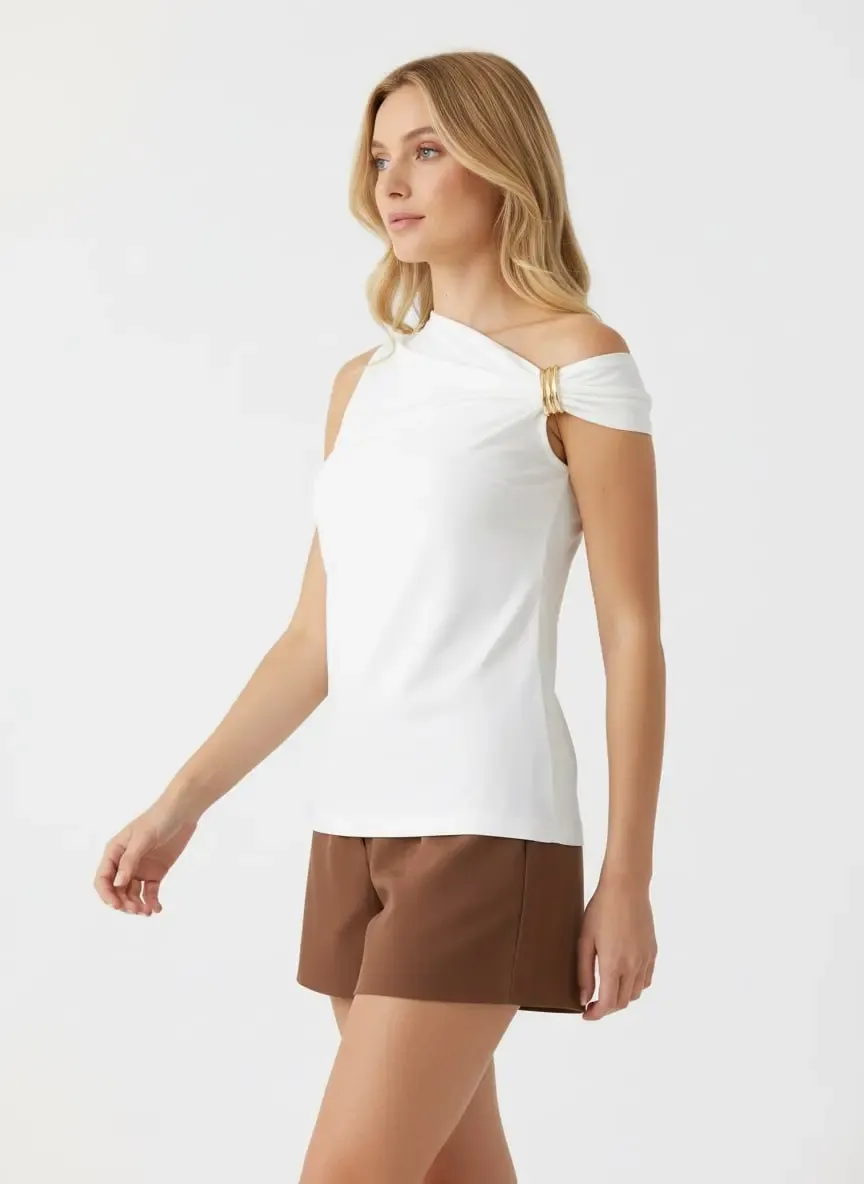 Kadın Kayık Yaka Omuzları Büzgülü Detay Tokalı Slim Fit Modal Bluz 26002