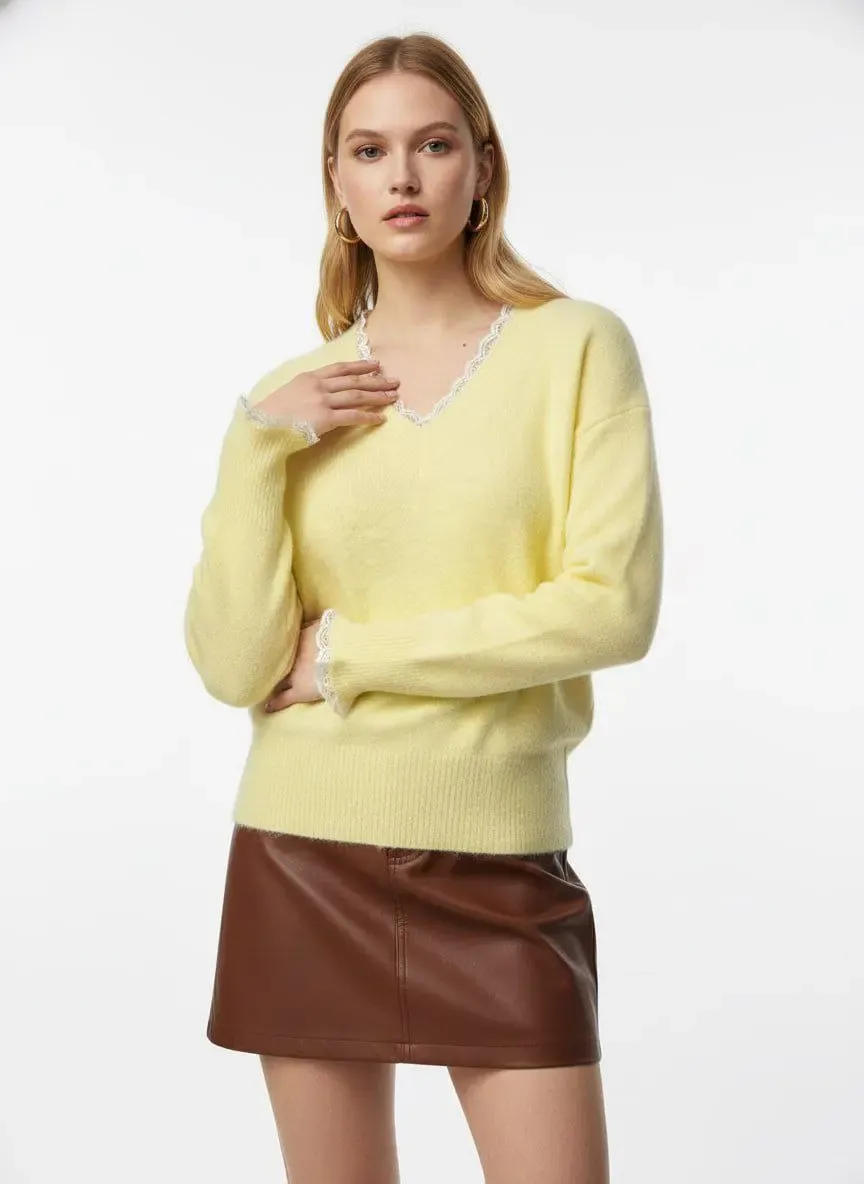 Kadın V Yaka Dantel Detaylı Şardonlu Triko Kazak 8716