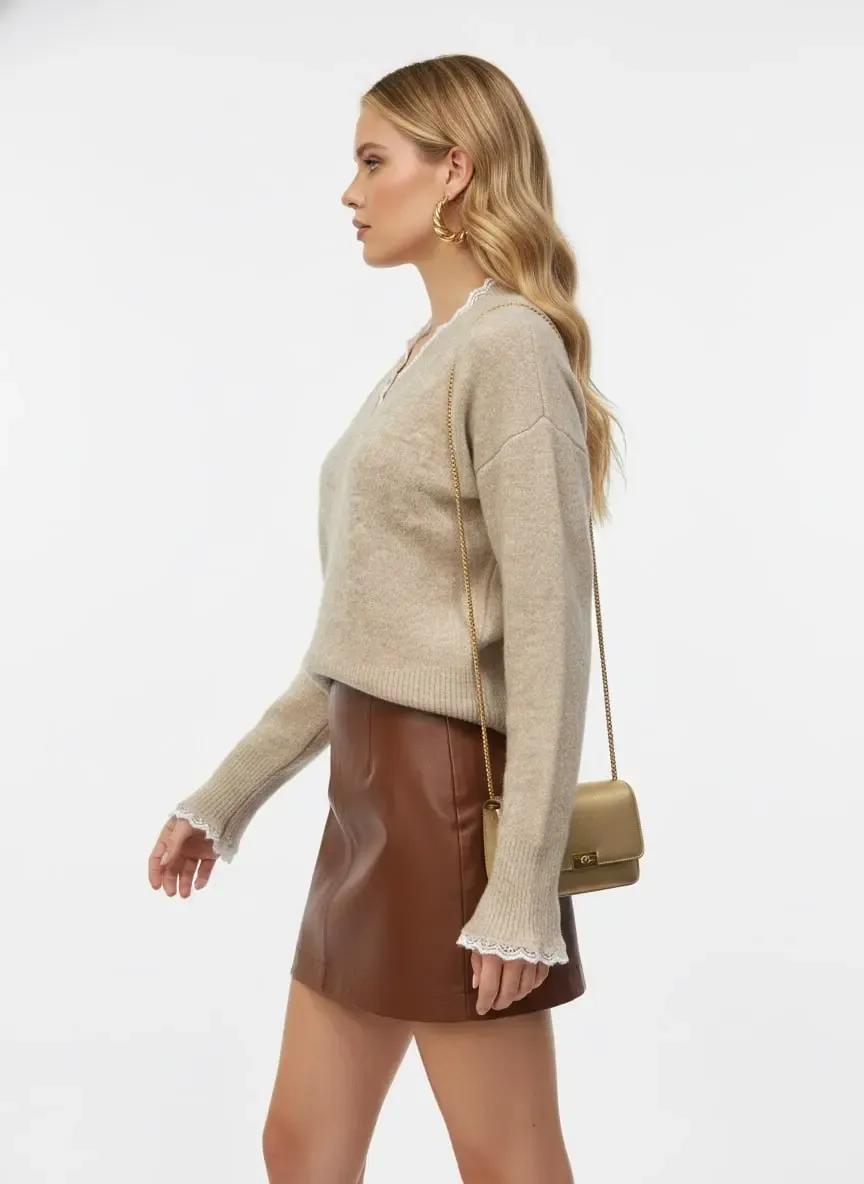 Kadın V Yaka Dantel Detaylı Şardonlu Triko Kazak 8716