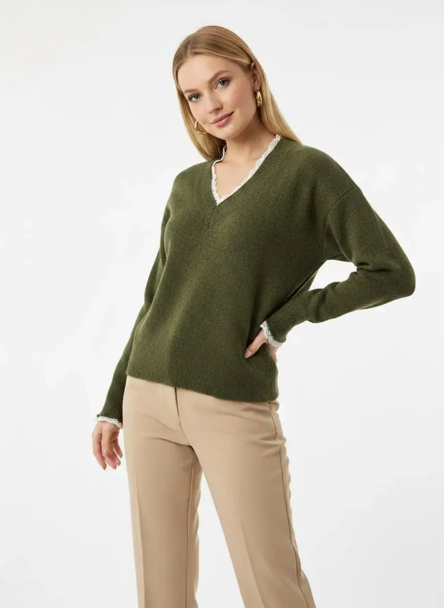 Kadın V Yaka Dantel Detaylı Şardonlu Triko Kazak 8716
