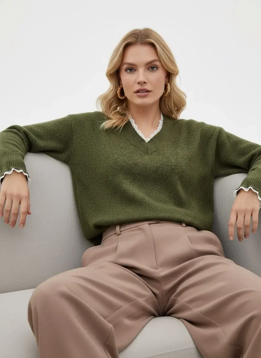 Kadın V Yaka Dantel Detaylı Şardonlu Triko Kazak 8716