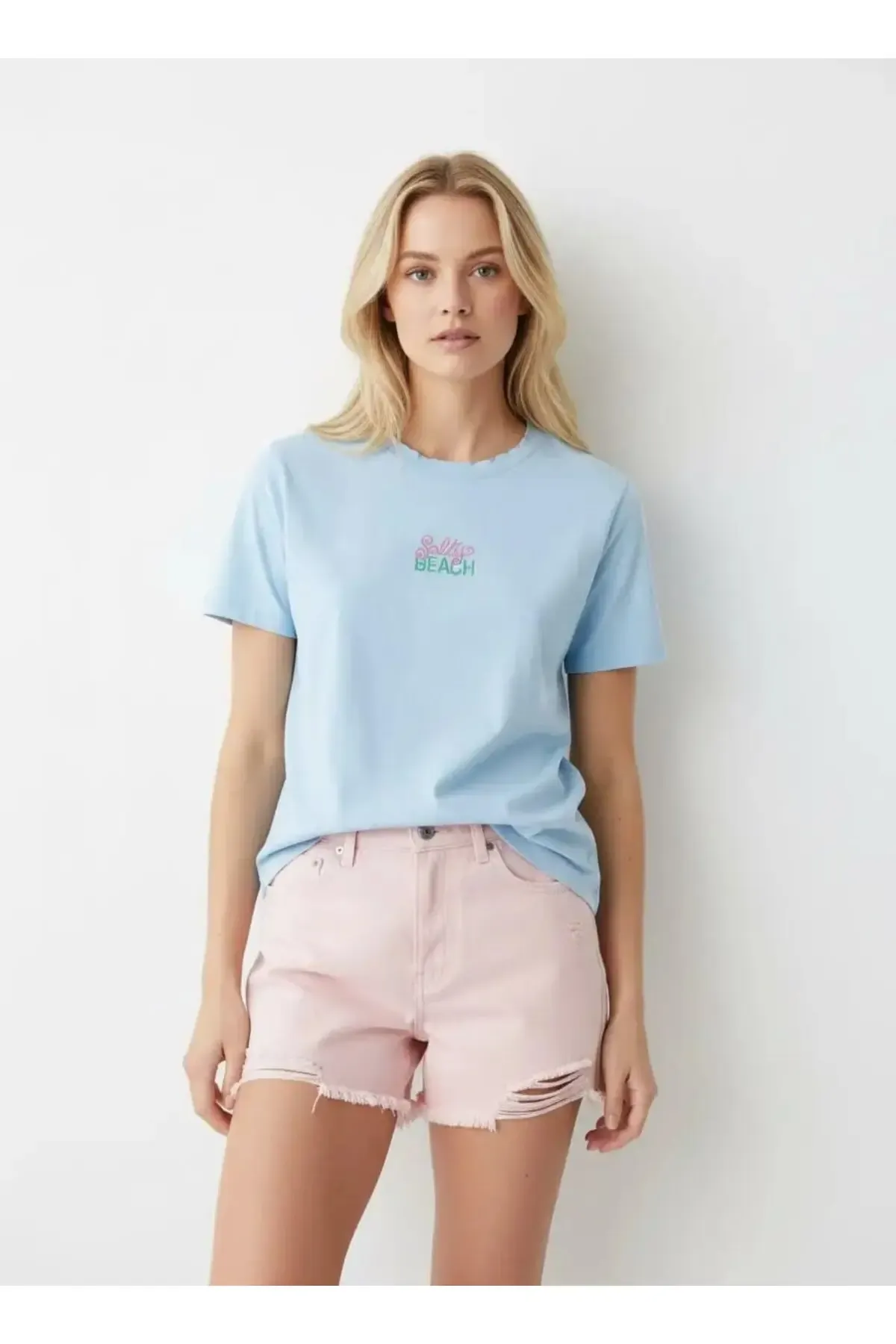 26015 %100 Pamuk Bisiklet Yaka Nakış İşlemeli Penye Bluz