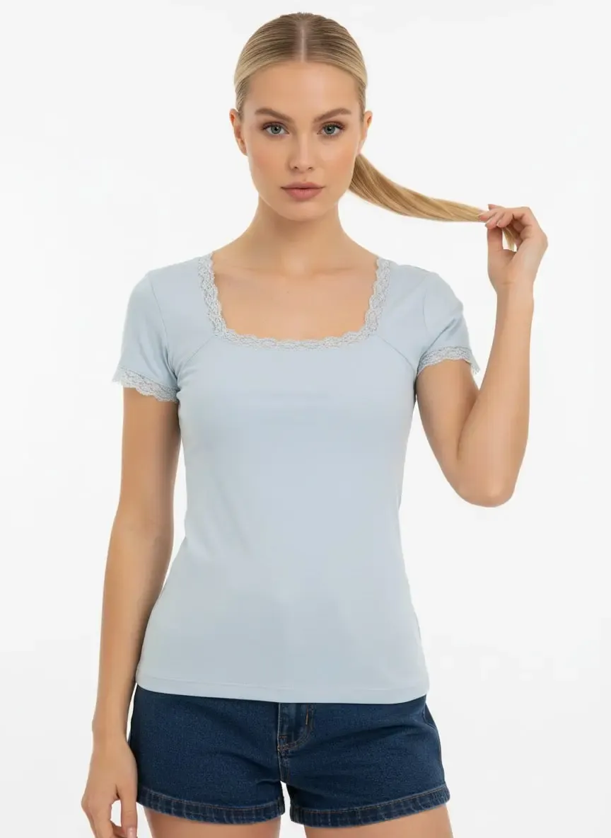 26016 Kadın Dantel Detaylı Kare Yaka Modal Örme Bluz