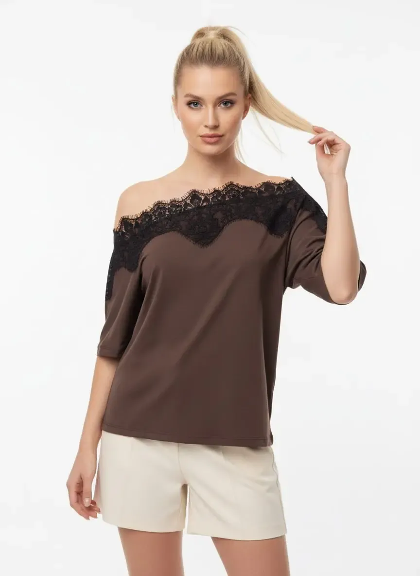 26028 Kadın %100 Pamuk Dantel Detaylı Kayık Yaka Örme Bluz