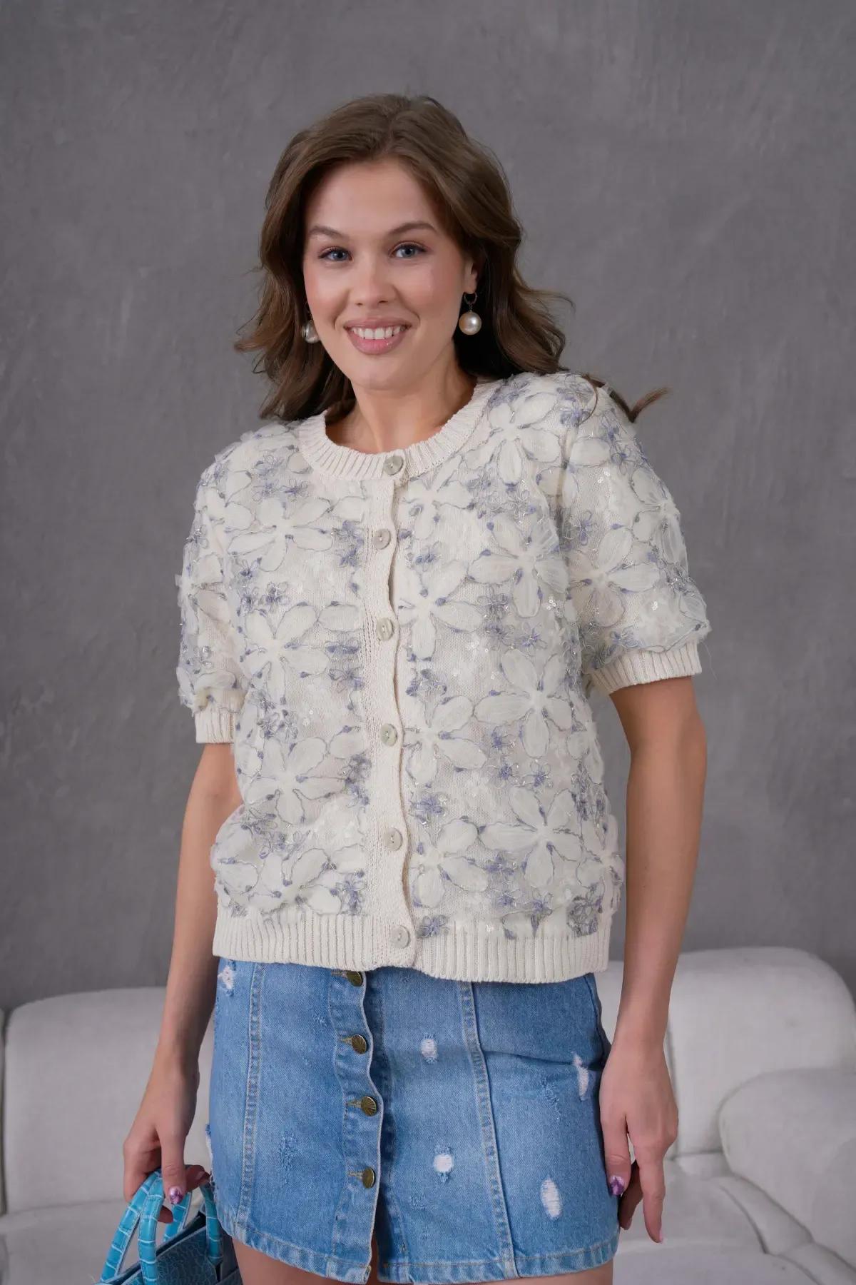 8514 Kadın %100 Pamuk Bisiklet Yaka Düğmeli Dantel Detaylı Triko Hırka