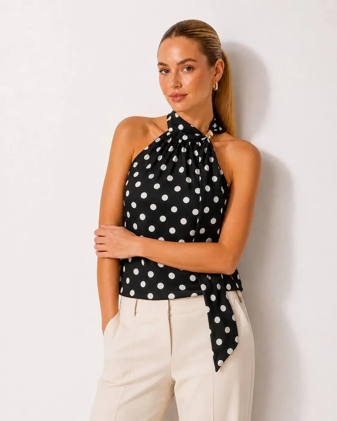 Kadın Fular Detay Puantiyeli Kolsuz Slimfit Örme Bluz 26054