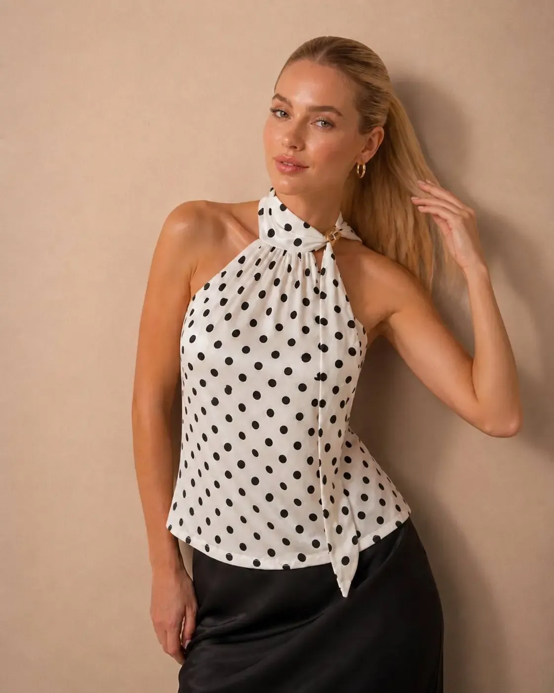 Kadın Fular Detay Puantiyeli Kolsuz Slimfit Örme Bluz 26054